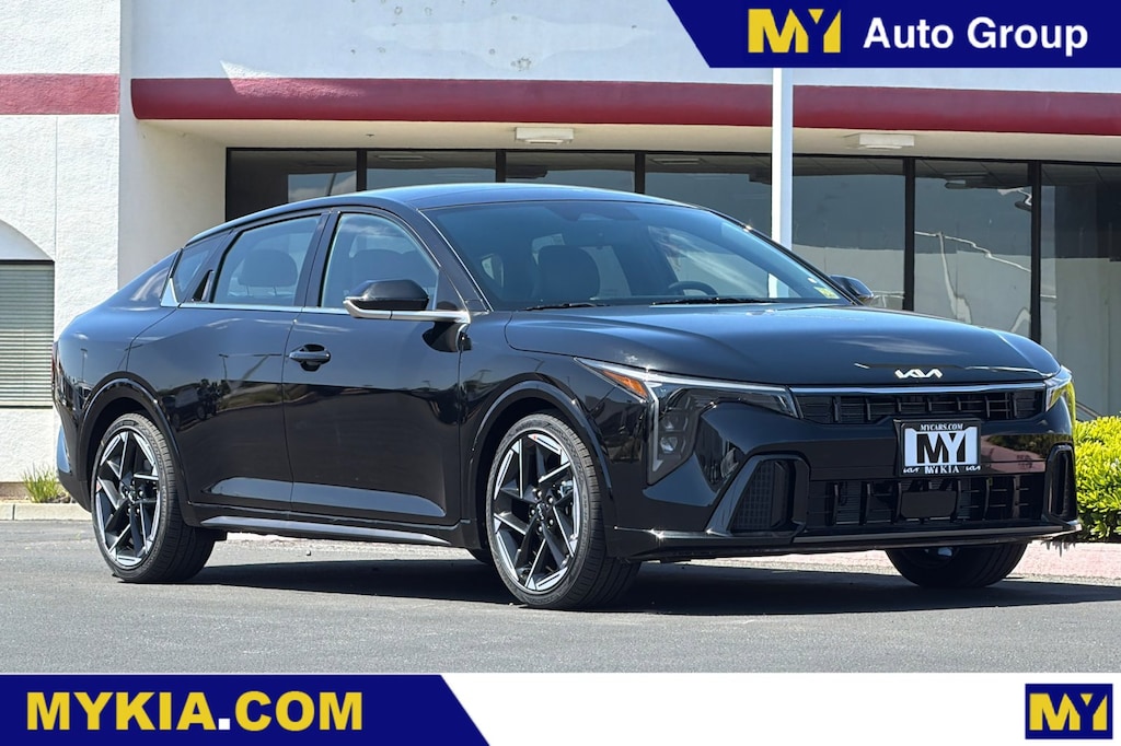 New 2026 Kia K4 GT-Line Sedan