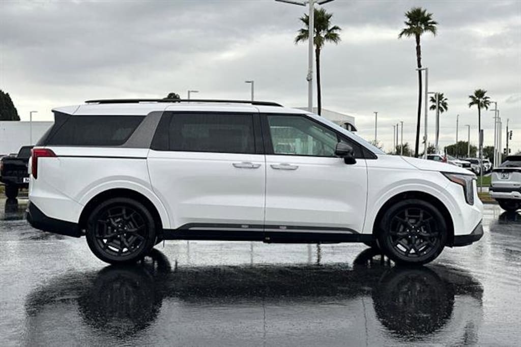 New 2026 Kia Carnival Hybrid SX Van Passenger Van