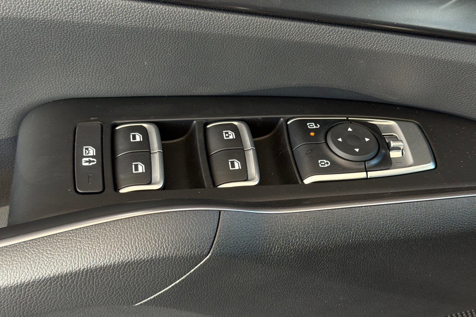 2026 Kia Sorento EX Hybrid - Photo 12