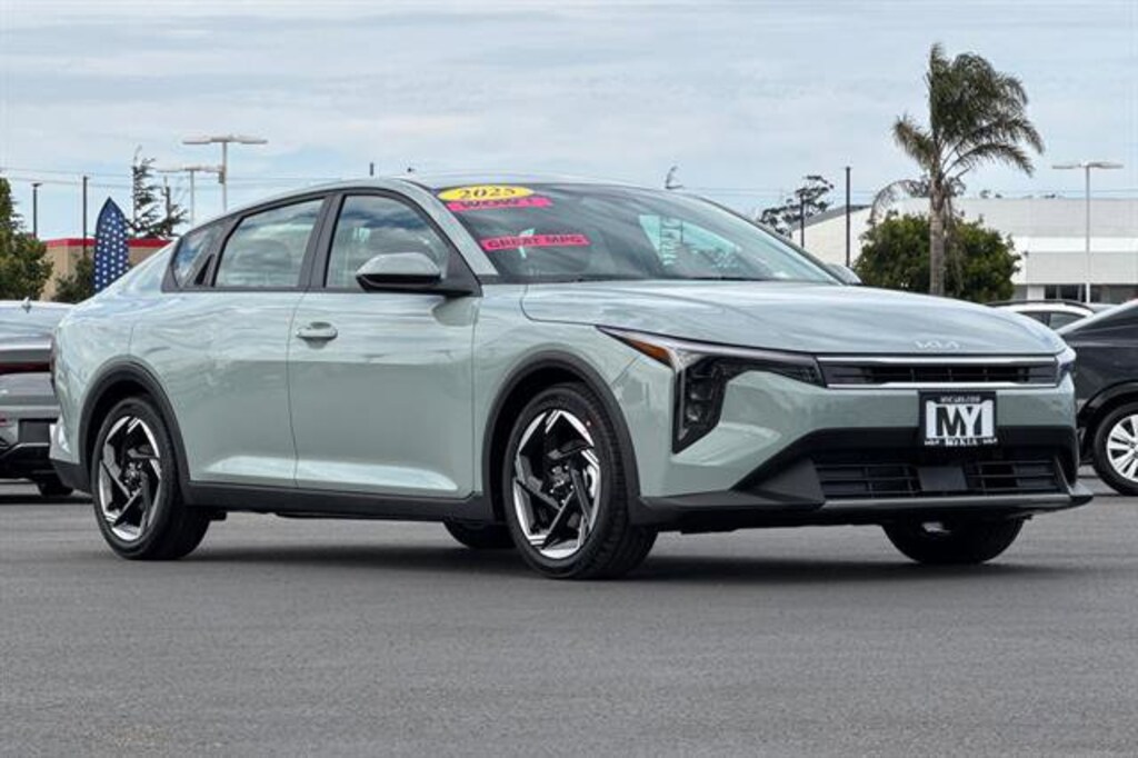 New 2025 Kia K4 EX Sedan