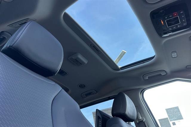 2025 Kia Carnival SX Prestige - Photo 21