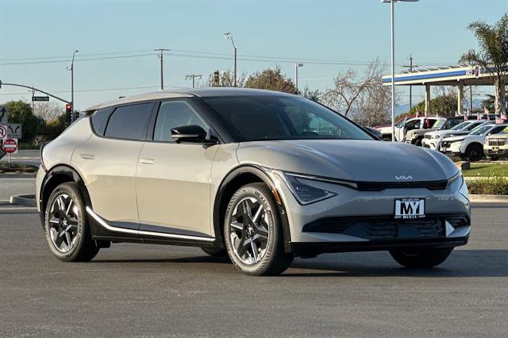 New 2025 Kia EV6 Wind SUV