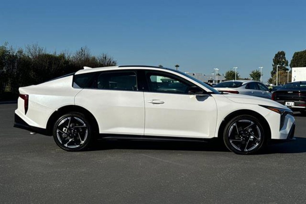 New 2025 Kia K4 GT-Line Sedan