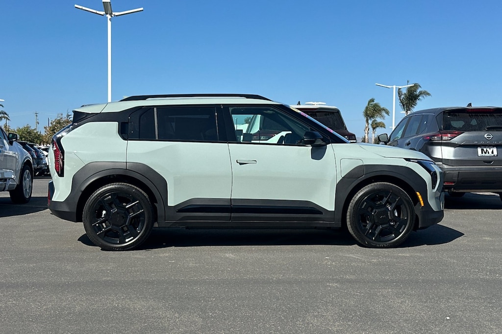 New 2027 Kia EV3 Wind SUV