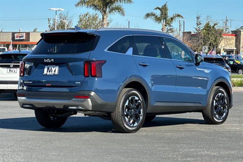 New 2026 Kia Sorento S SUV
