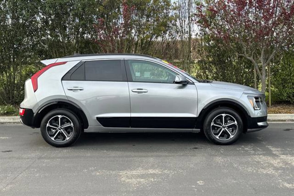 New 2025 Kia Niro SX SUV