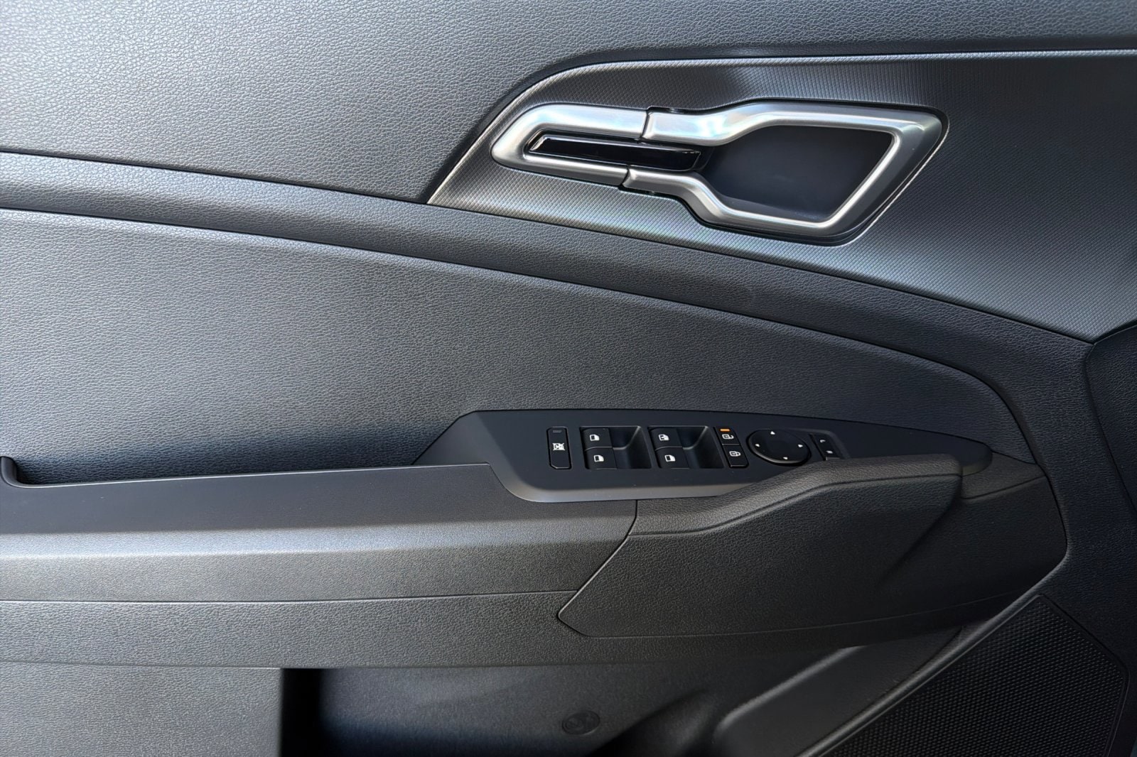 2026 Kia Sportage S Hybrid - Photo 11