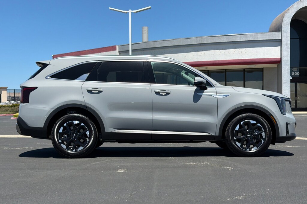 New 2026 Kia Sorento S SUV