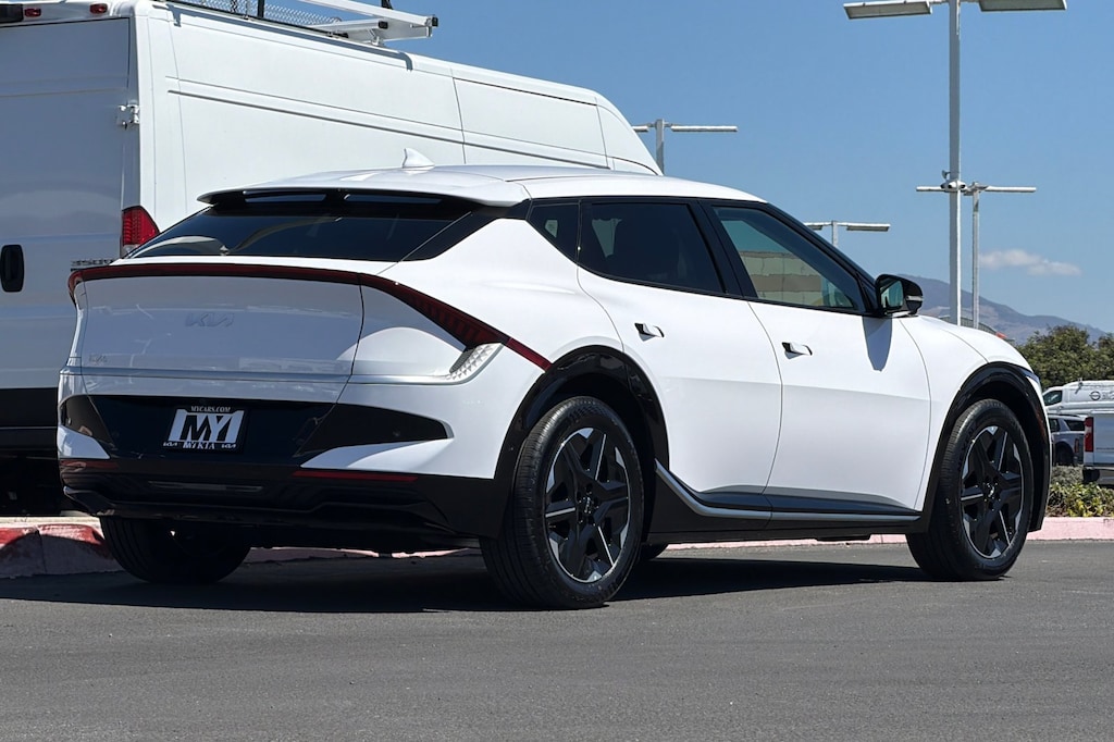 New 2026 Kia EV6 Wind SUV