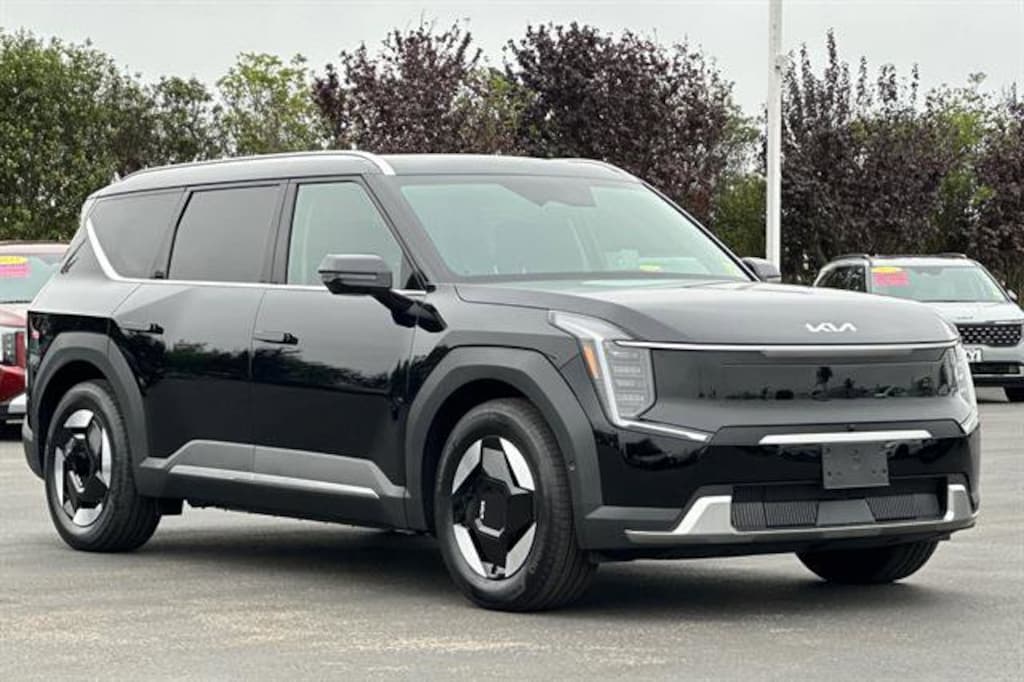 New 2026 Kia EV9 Wind SUV