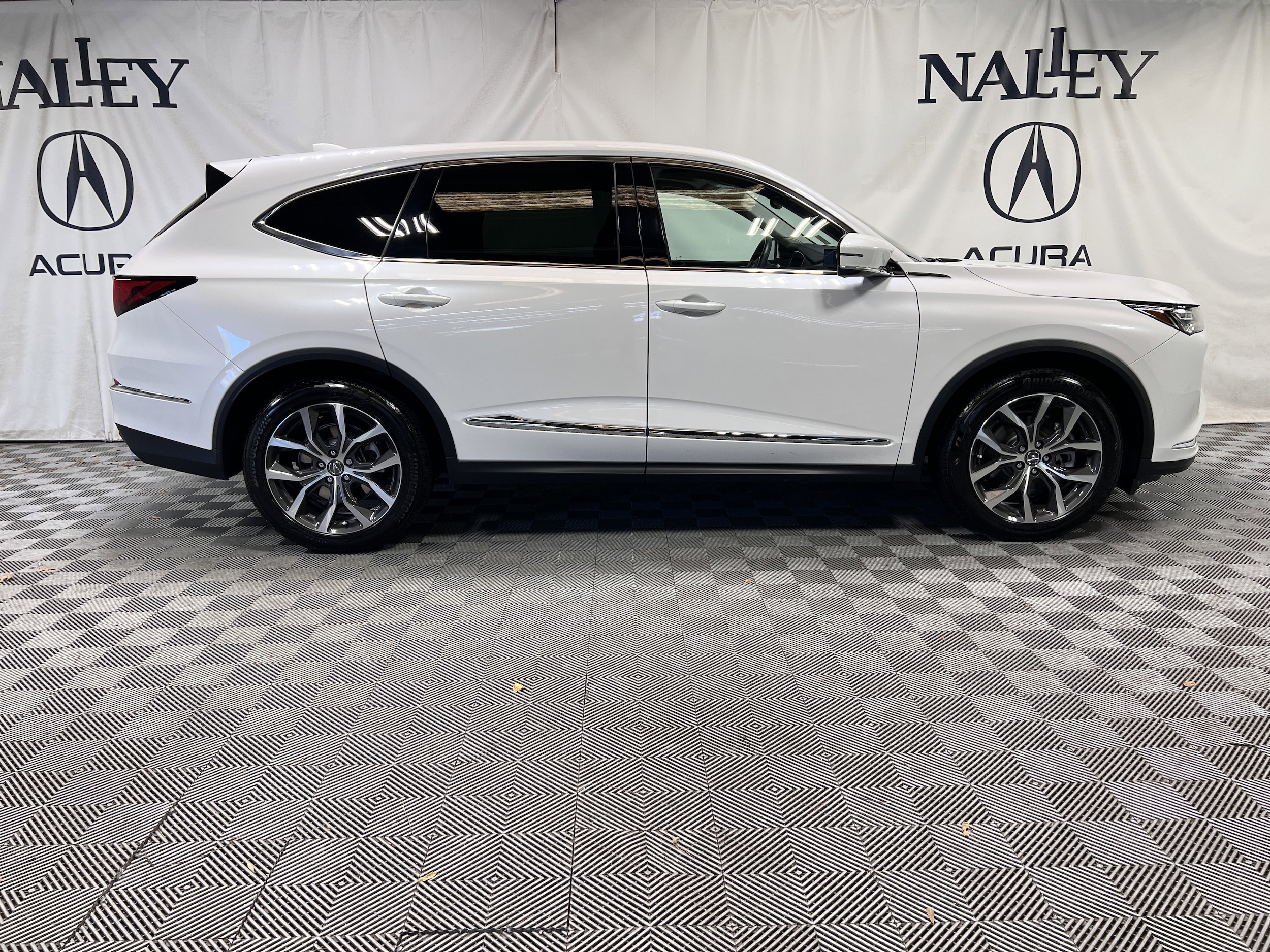 Used 2024 Acura MDX Technology Package with VIN 5J8YD9H49RL007609 for sale in Marietta, GA