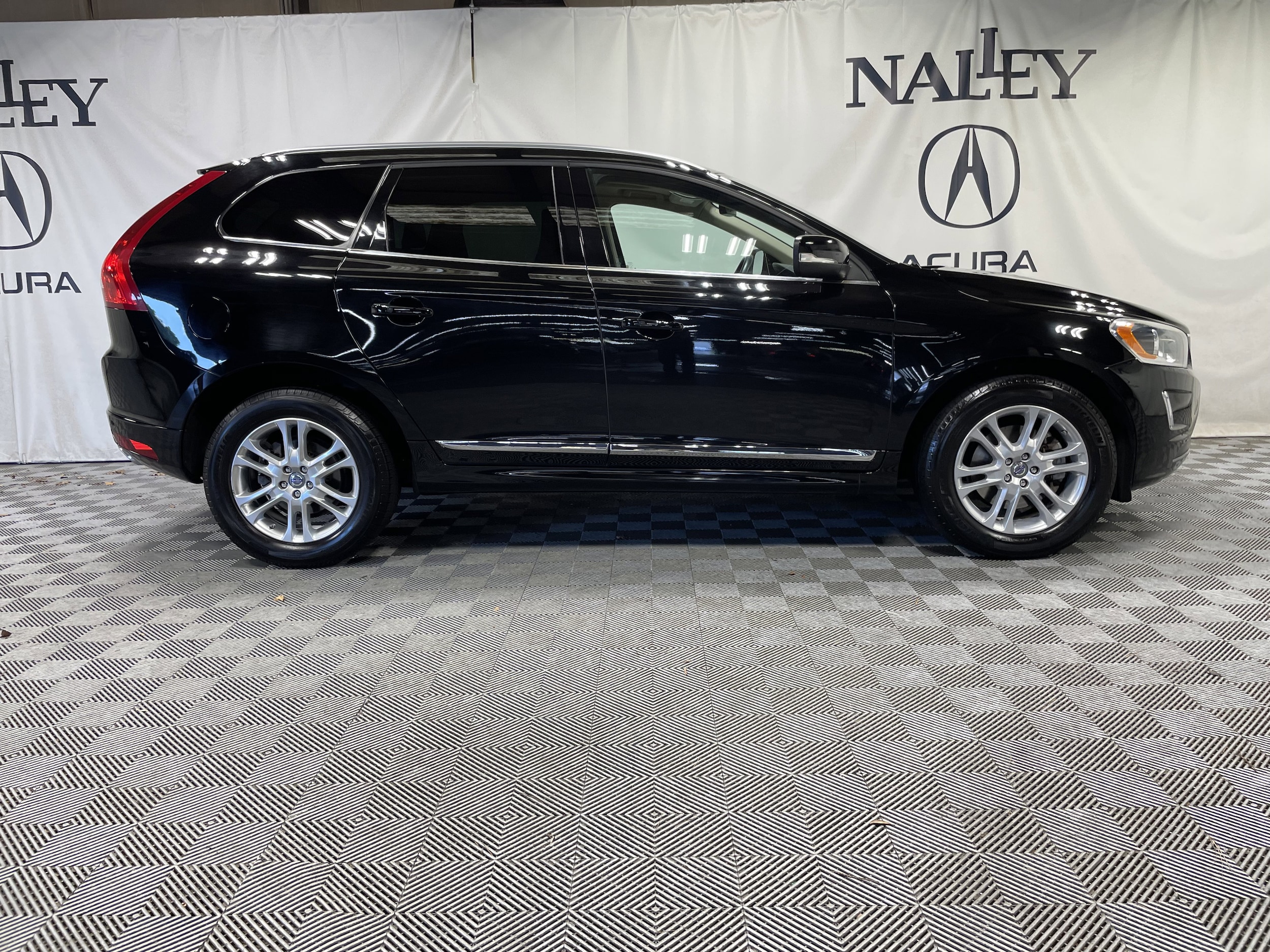 Used 2014 Volvo XC60 3.2 with VIN YV4952DL4E2520980 for sale in Marietta, GA