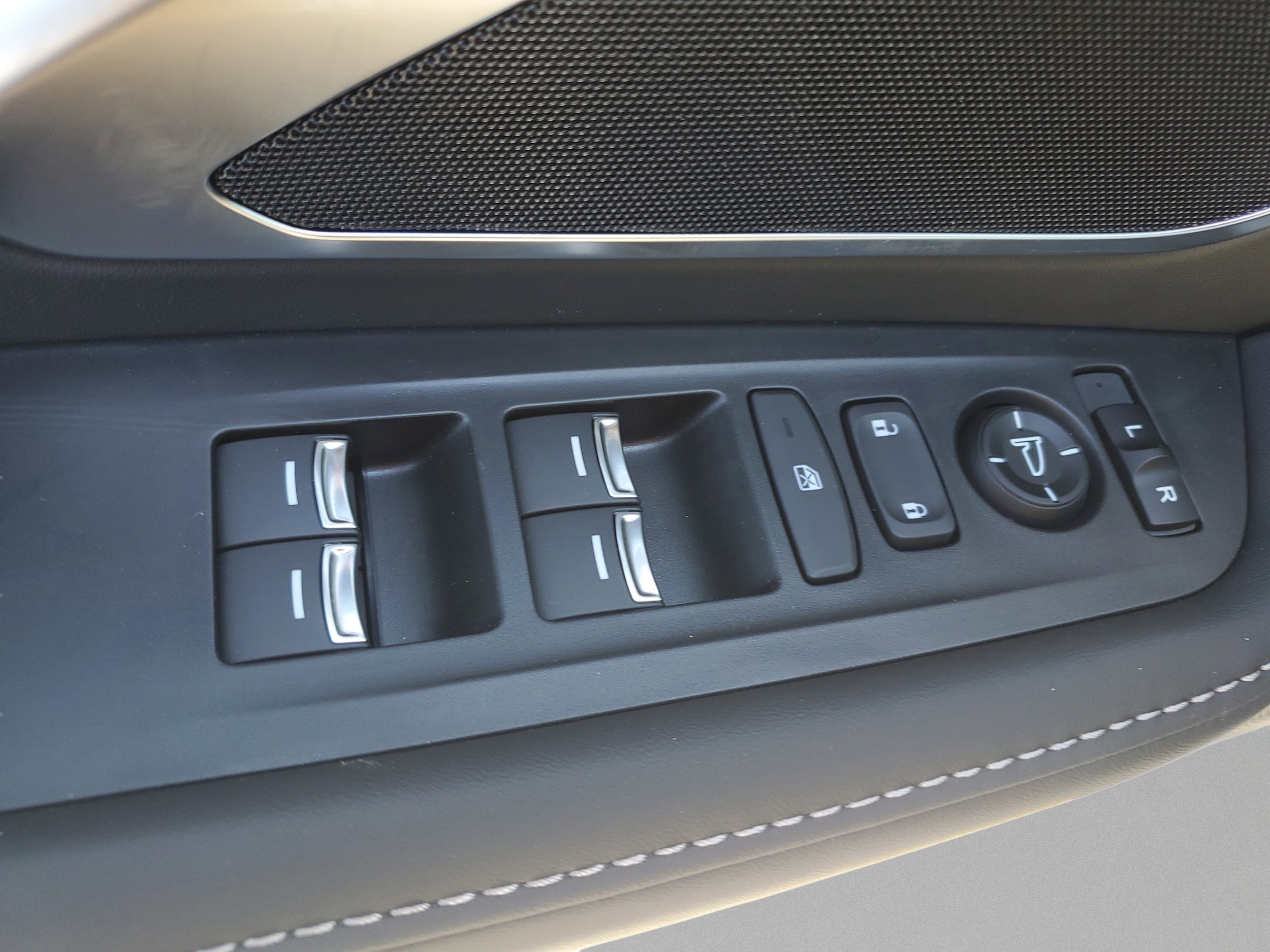 2026 Acura RDX Base - Photo 23