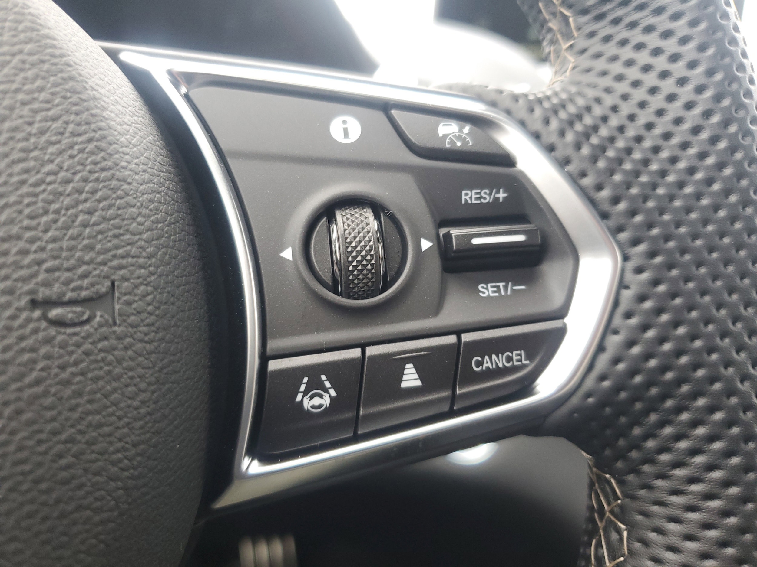 2026 Acura RDX A-Spec Package - Photo 23