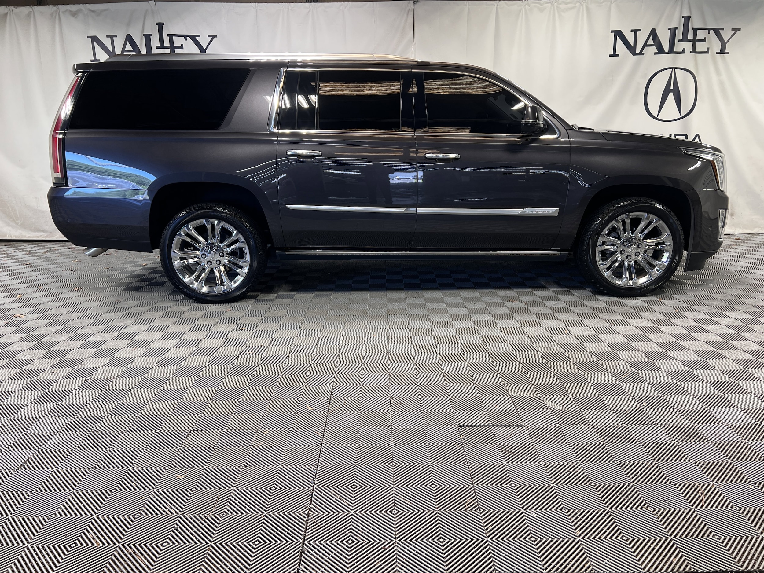 Used 2018 Cadillac Escalade ESV Premium Luxury with VIN 1GYS4JKJ6JR206293 for sale in Marietta, GA