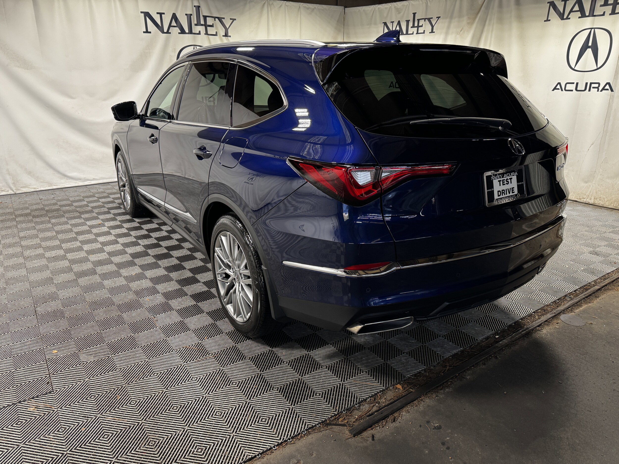 2024 Acura MDX SH-AWD Advance photo 3