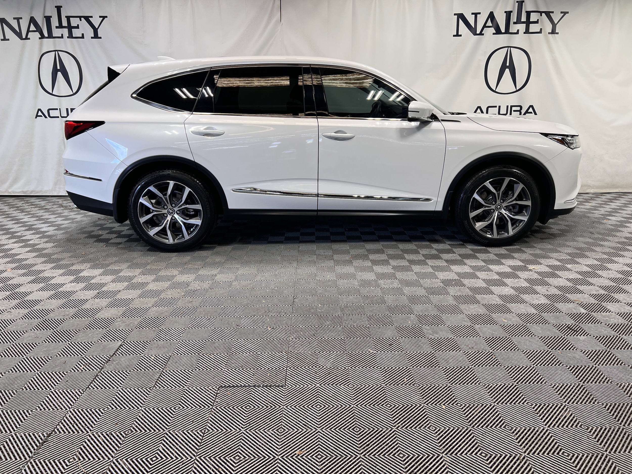 Used 2024 Acura MDX Technology Package with VIN 5J8YD9H42RL006642 for sale in Marietta, GA
