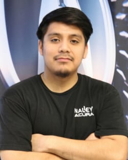 Staff member Alan Cardenas from ID_b4fe75544260
