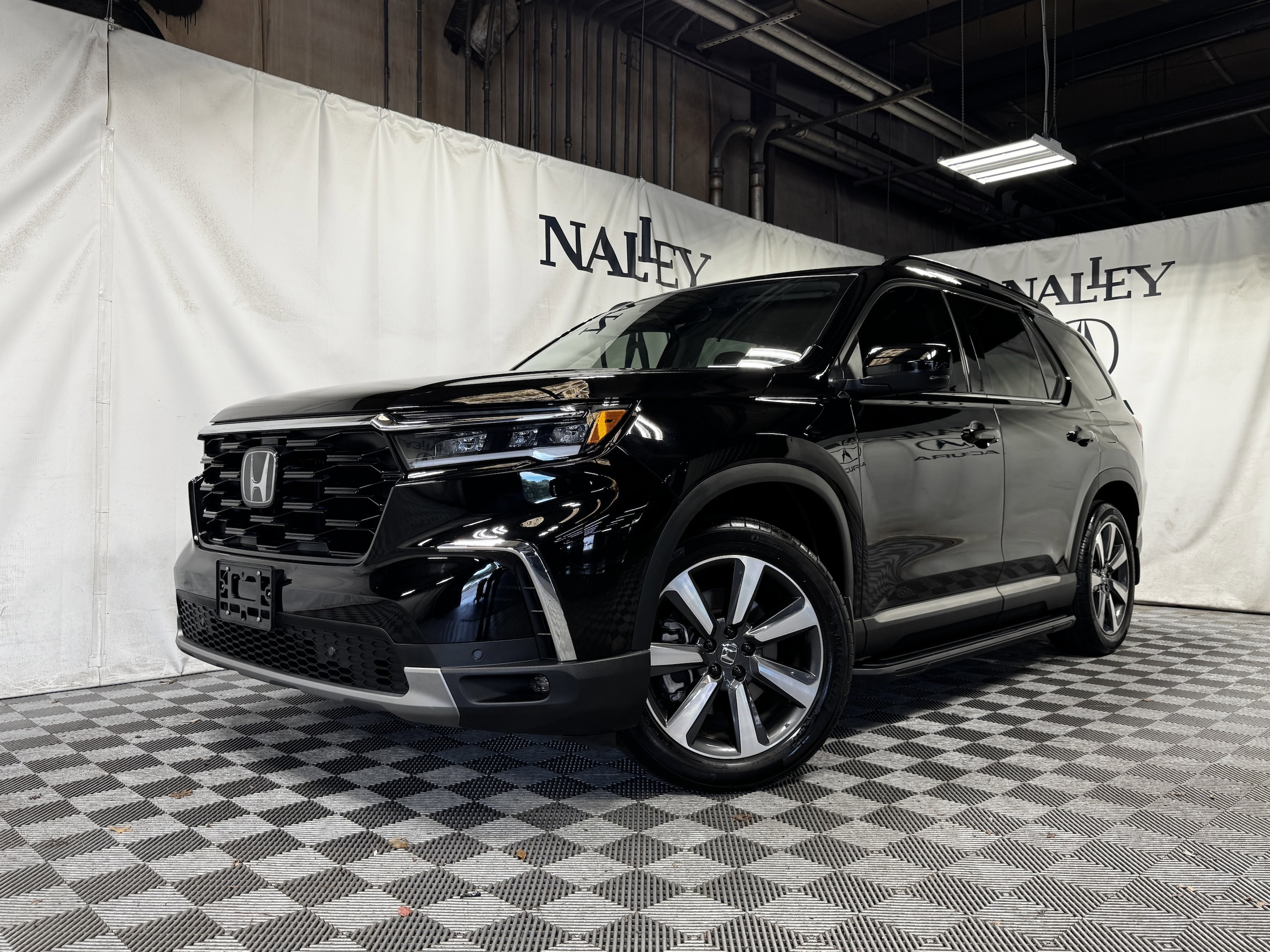 2025 Honda Pilot Touring 2WD's photo