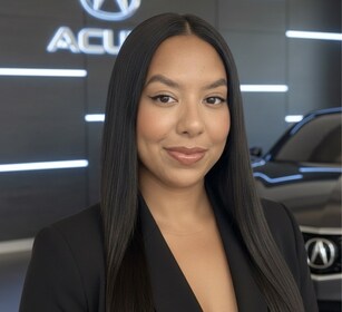 Staff member Fran Marte from ID_8b4f681fff9a