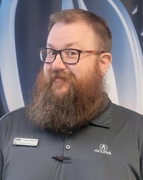 Staff member Aaron Montell from ID_1a0434e28e3a