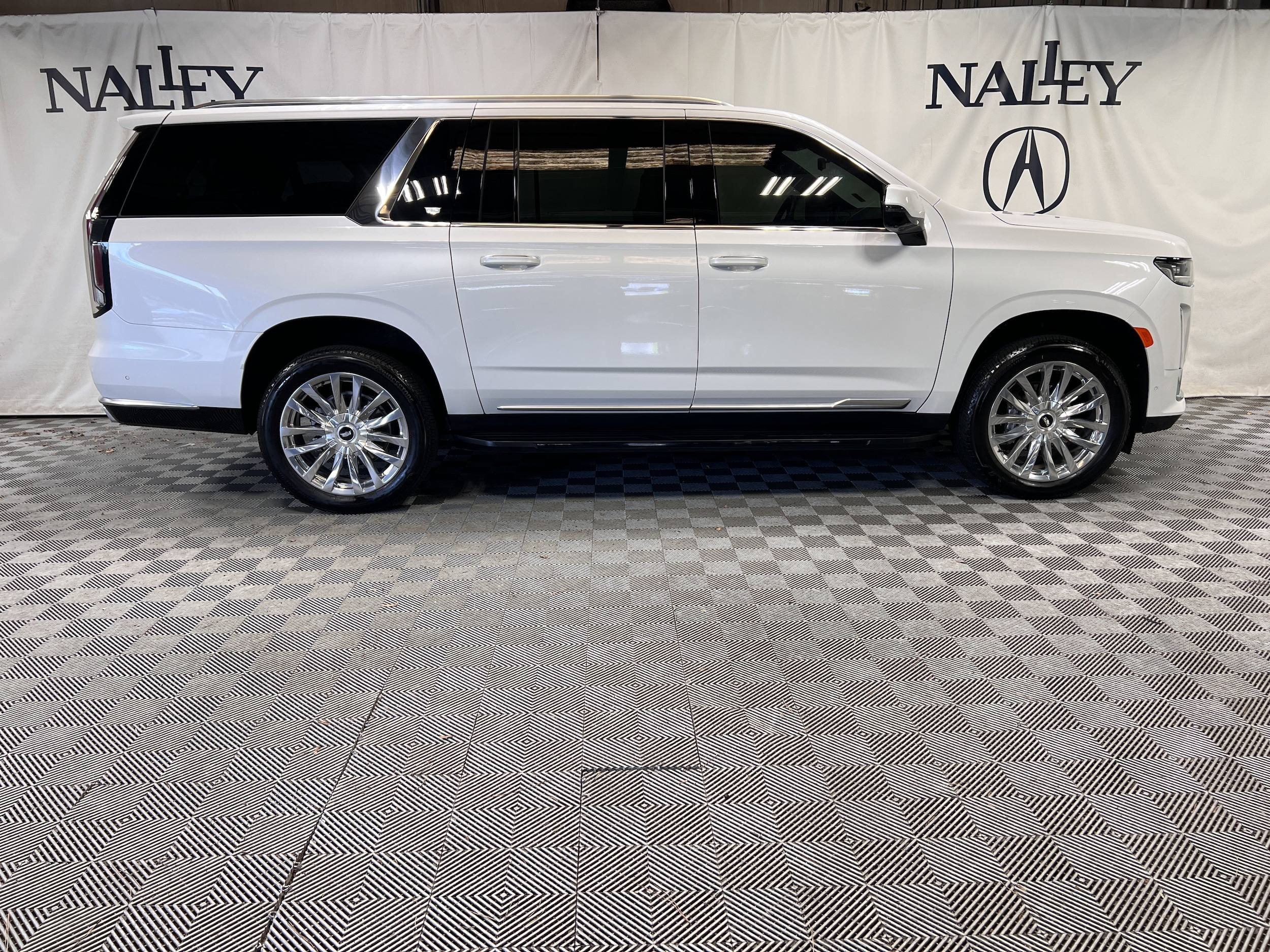 Used 2024 Cadillac Escalade ESV Premium Luxury with VIN 1GYS3KKT8RR358517 for sale in Marietta, GA
