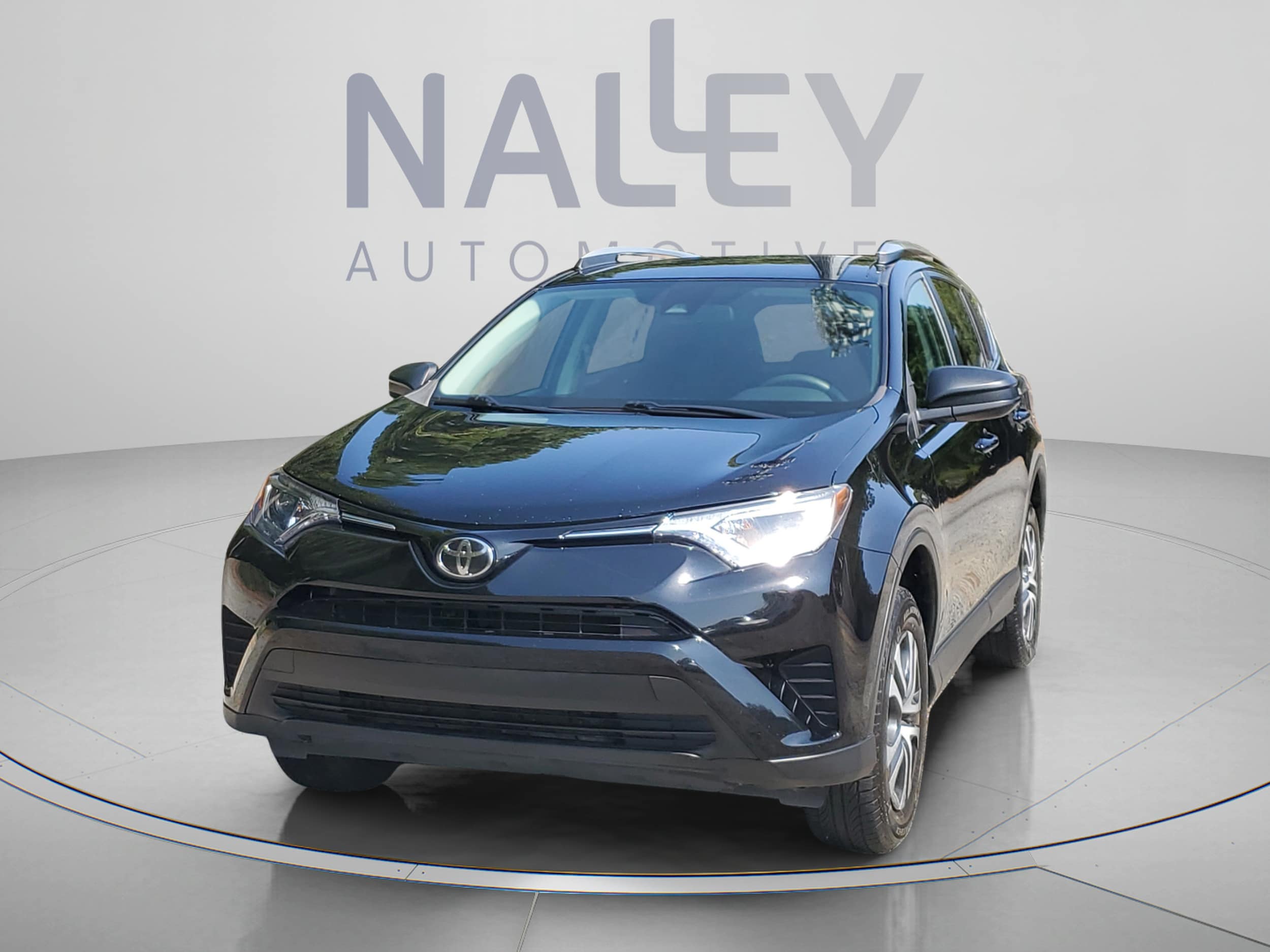 2017 Toyota RAV4 LE FWD photo
