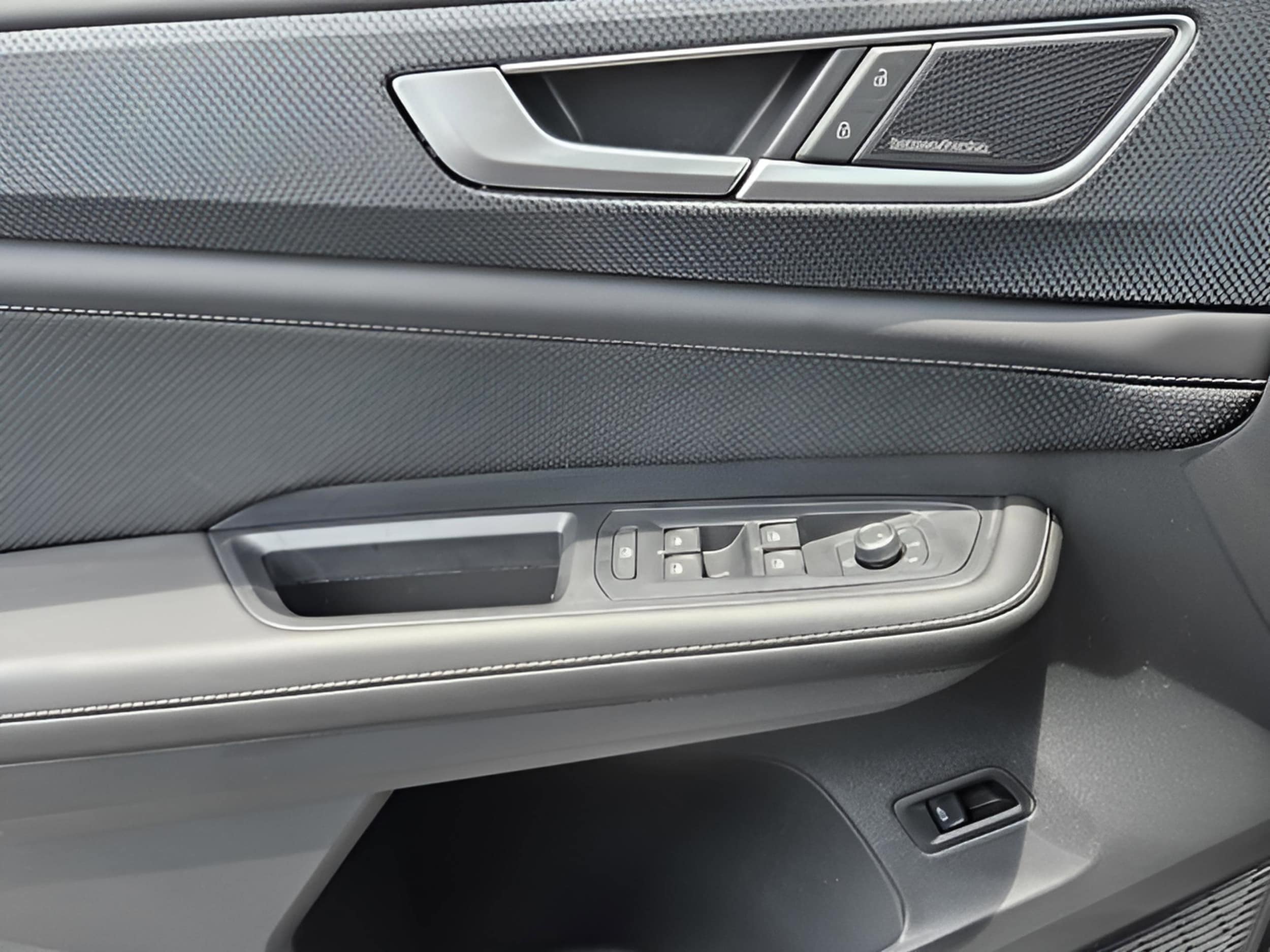 2025 Volkswagen Atlas Cross Sport SEL Premium R-LINE - Photo 15