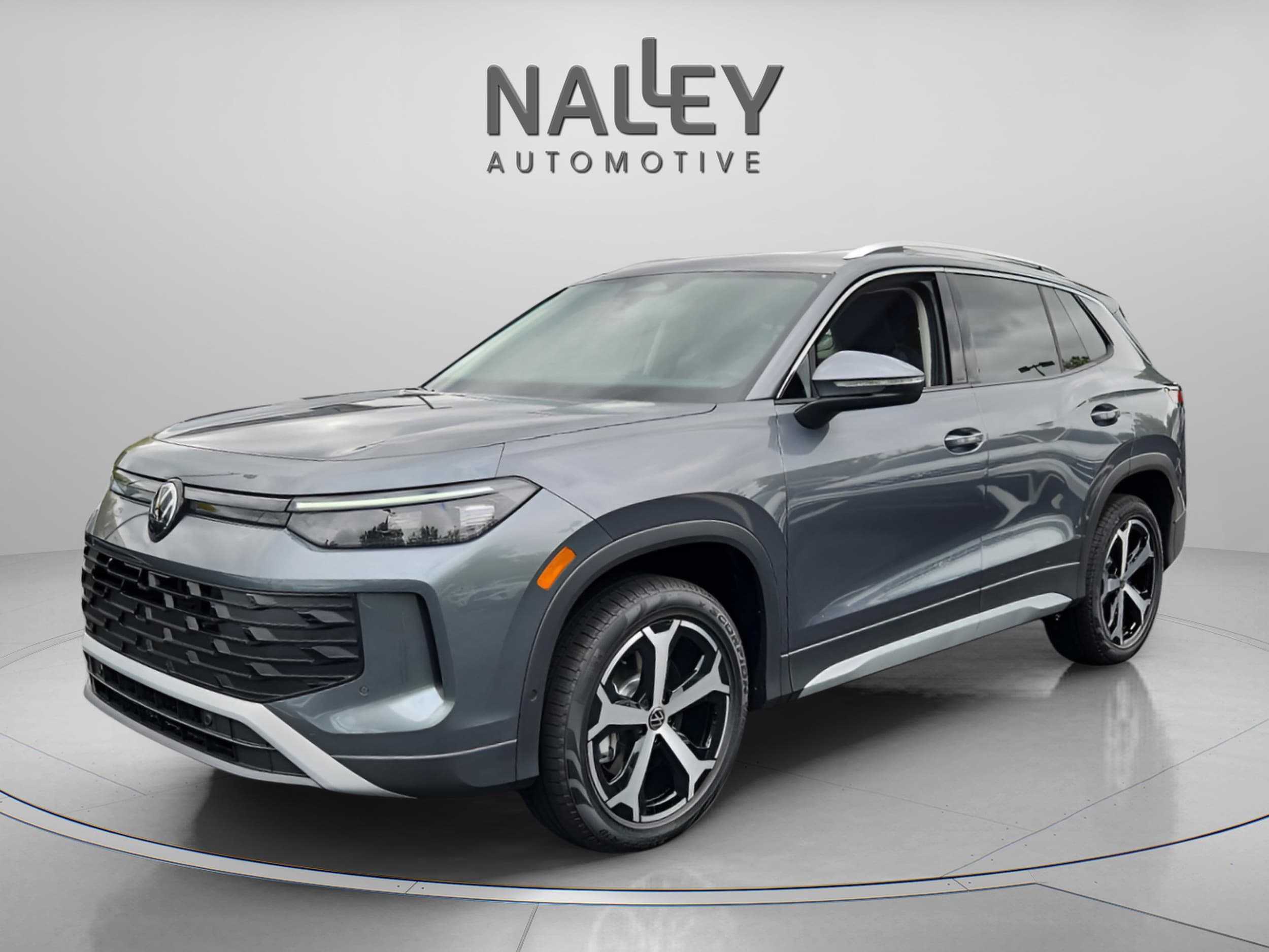 2025 Volkswagen Tiguan SE's photo