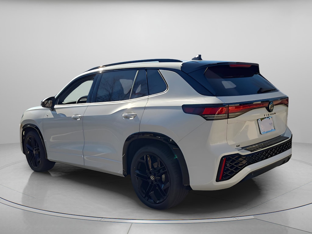 New 2026 Volkswagen Tiguan 2.0T SE R-Line Black SUV