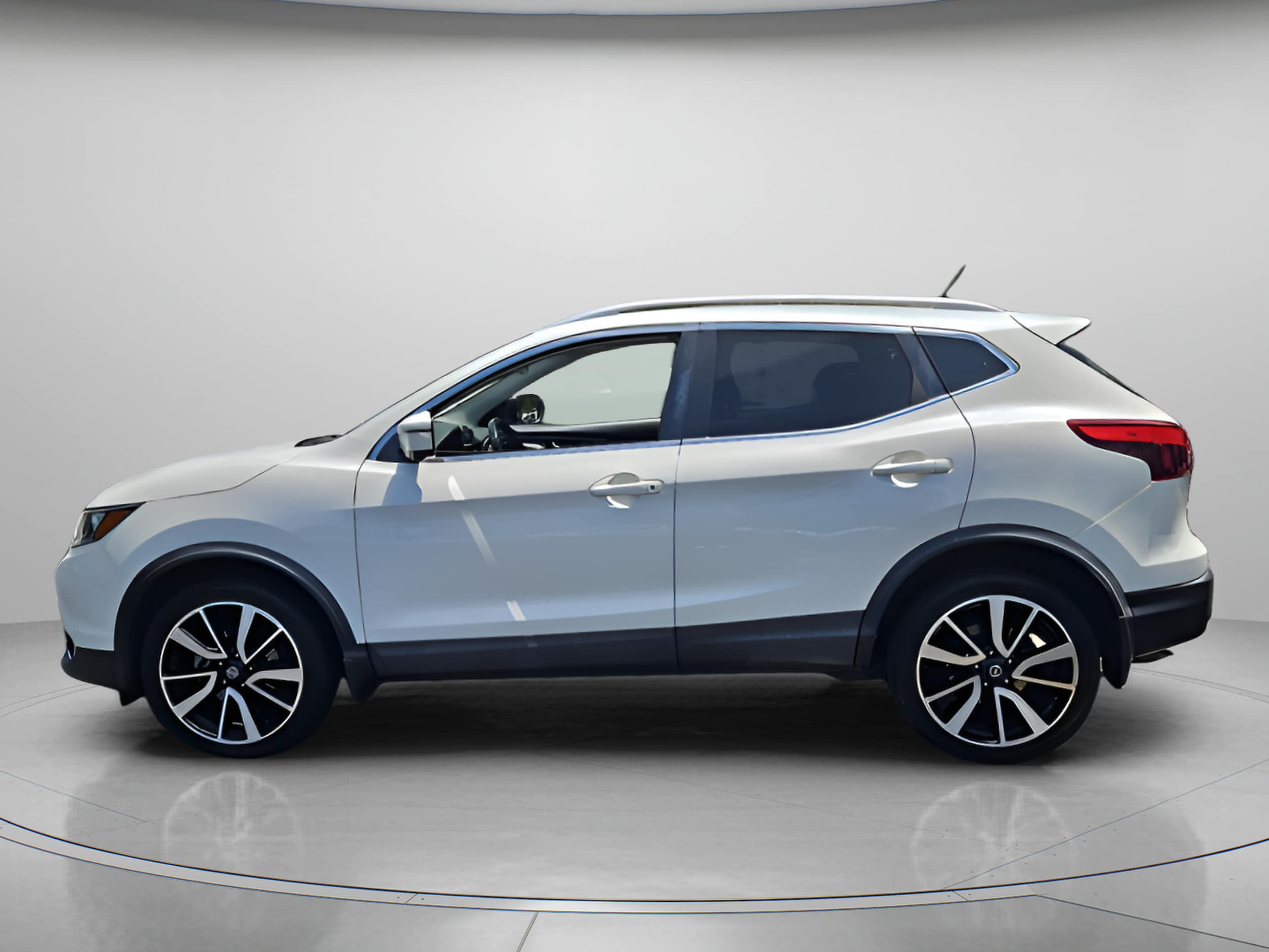 Used 2017 Nissan Rogue Sport SL with VIN JN1BJ1CP2HW034540 for sale in Alpharetta, GA