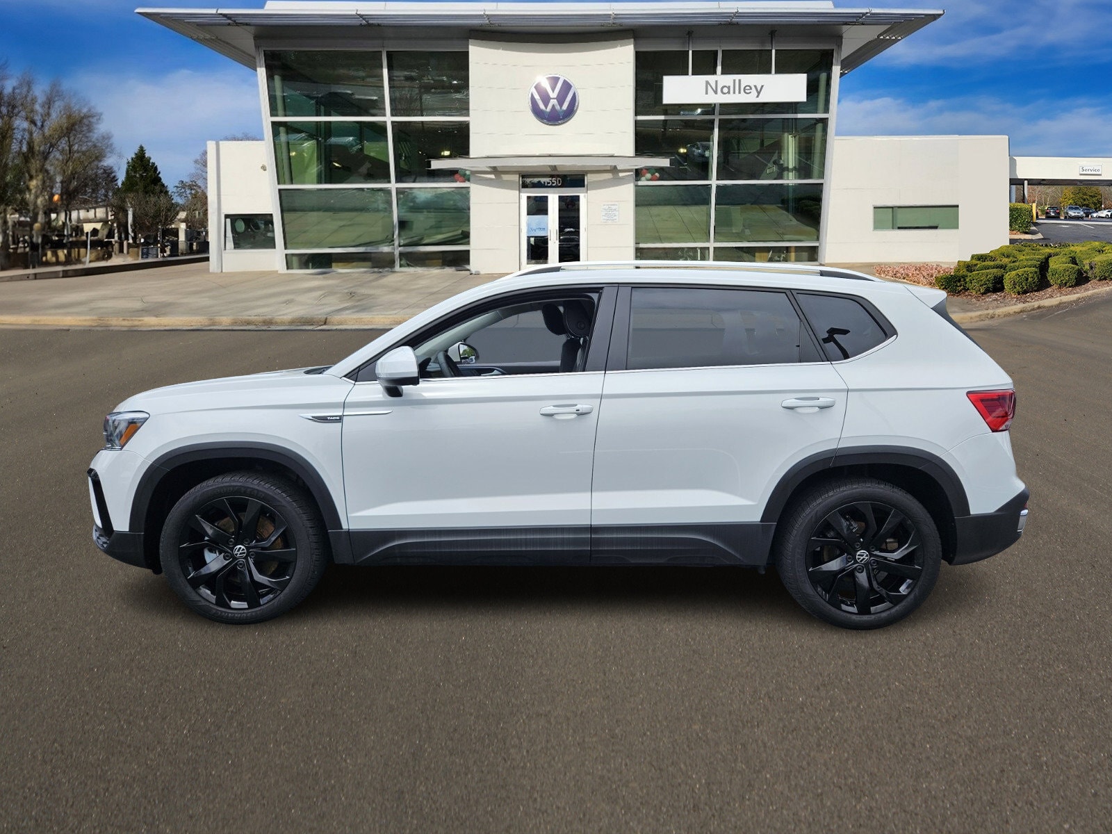 Used 2022 Volkswagen Taos SE with VIN 3VVRX7B24NM099549 for sale in Alpharetta, GA