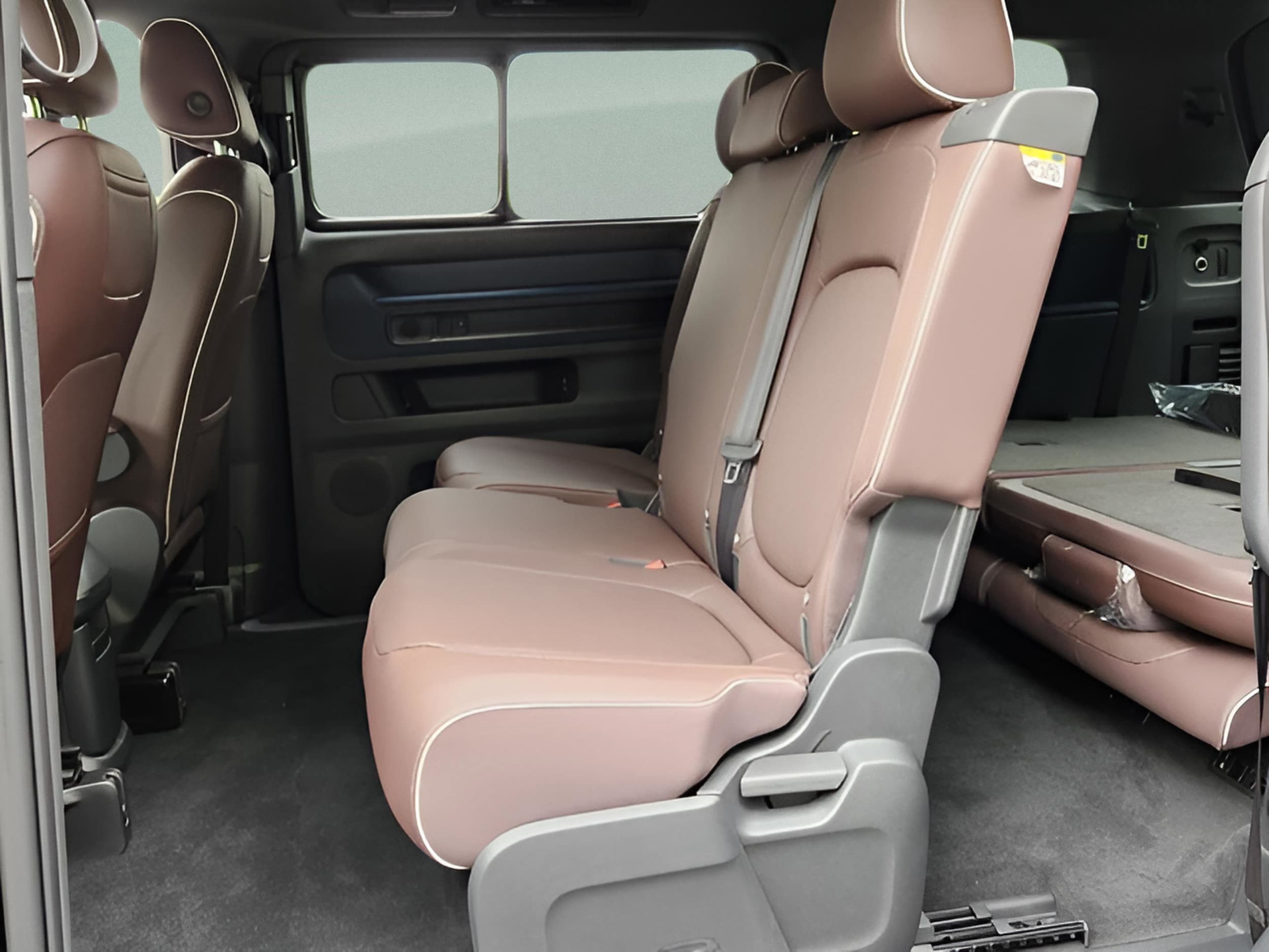 2025 Volkswagen ID. Buzz PRO S - Photo 12