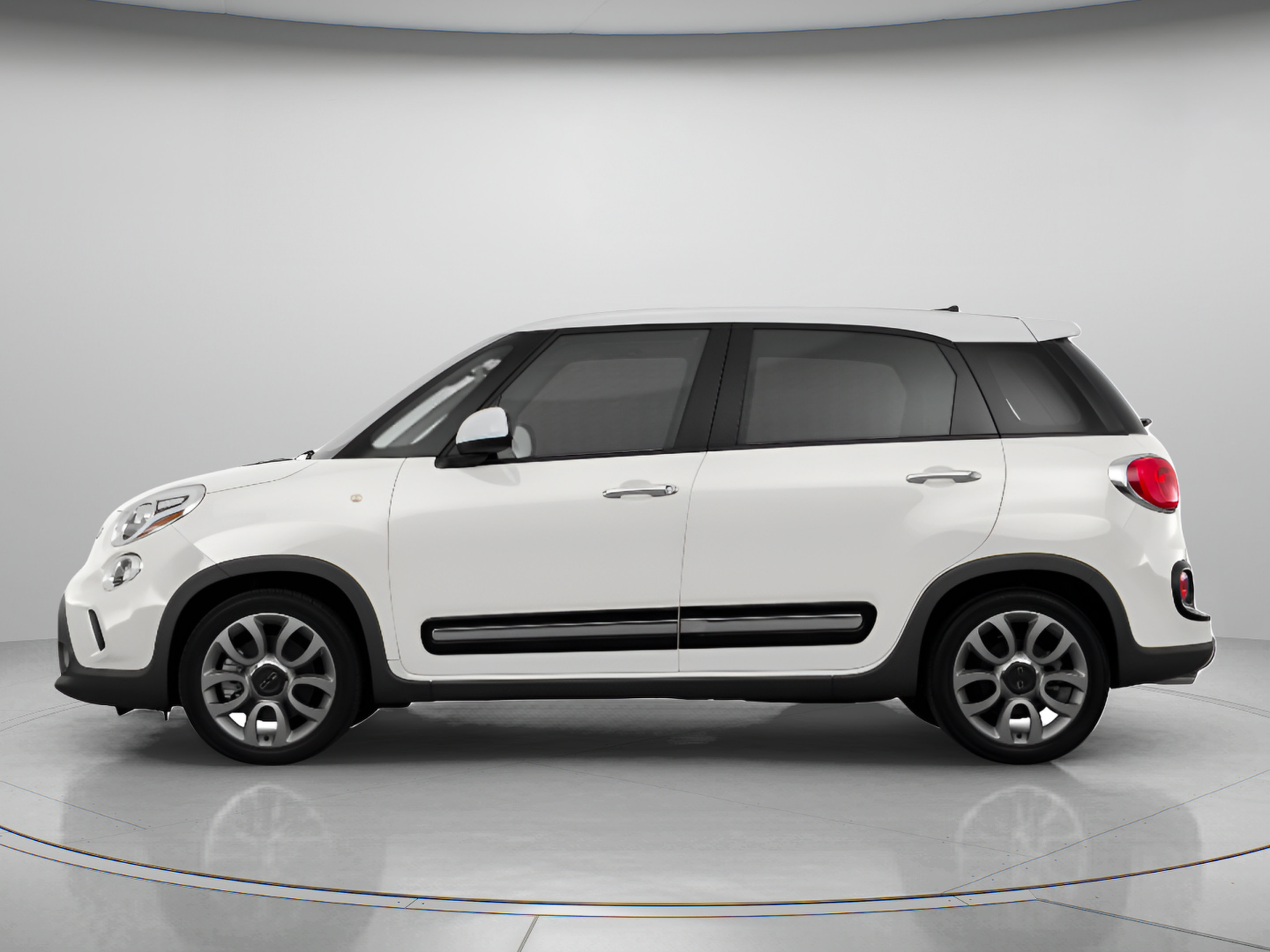 Used 2015 FIAT 500L Trekking Hatchback