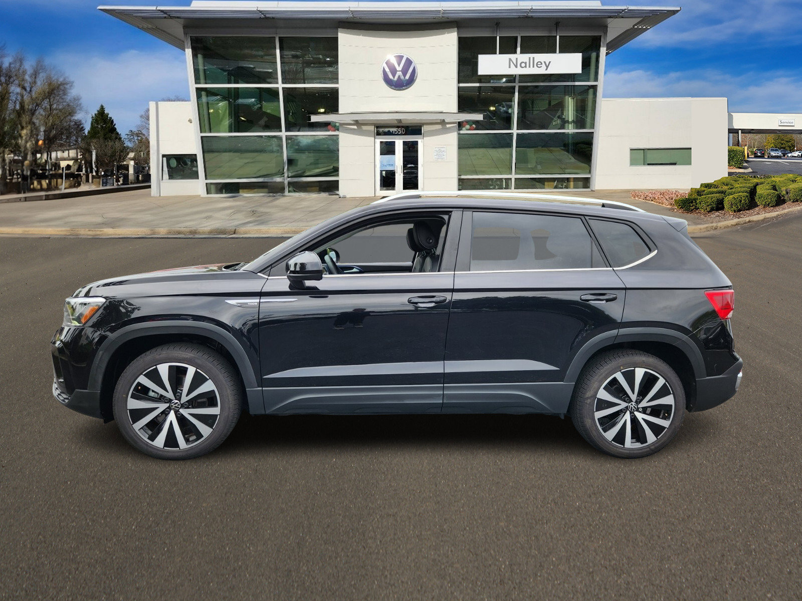 Used 2022 Volkswagen Taos SE with VIN 3VVLX7B27NM081021 for sale in Alpharetta, GA