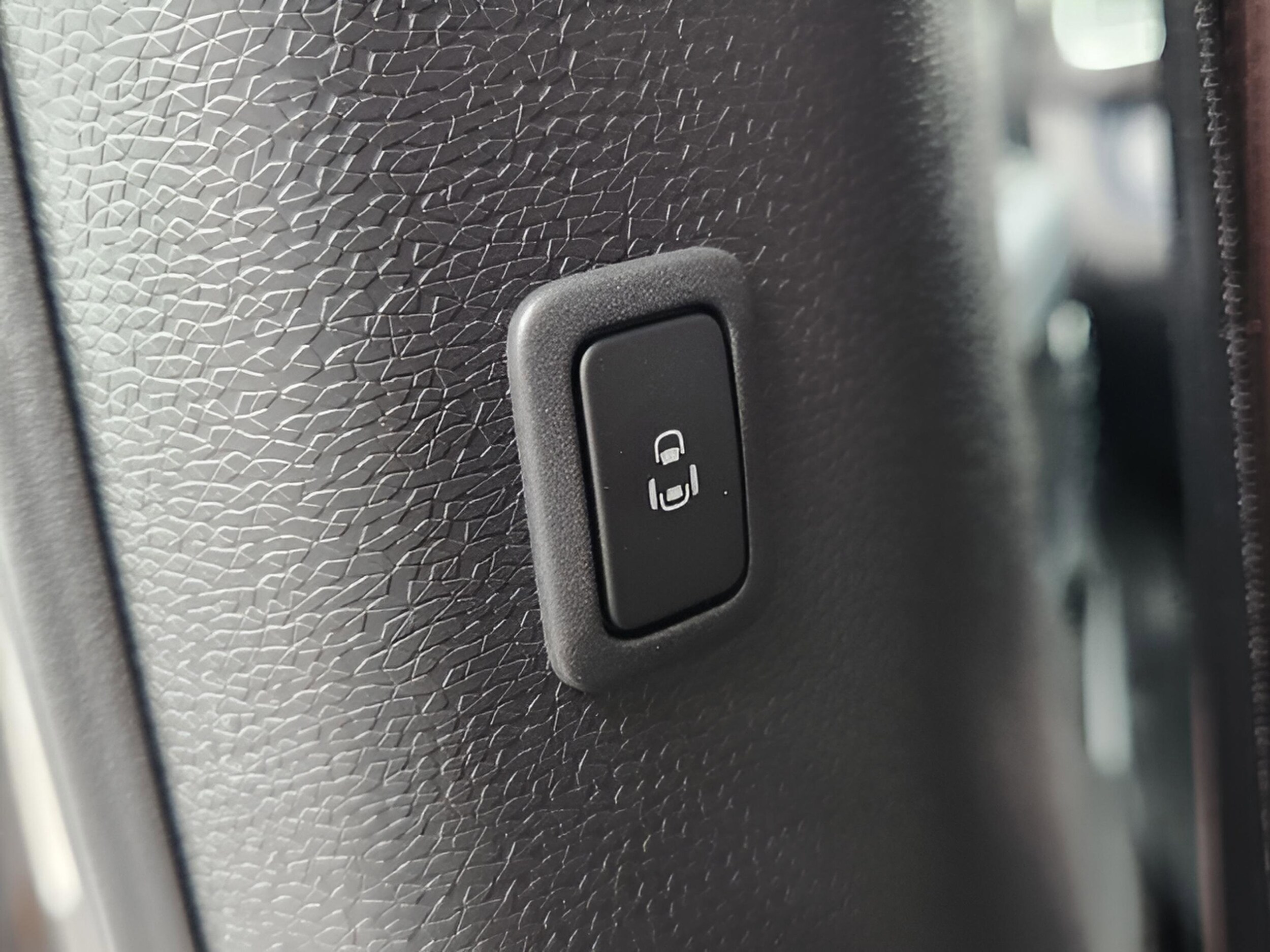 2025 Volkswagen ID. Buzz PRO S - Photo 13