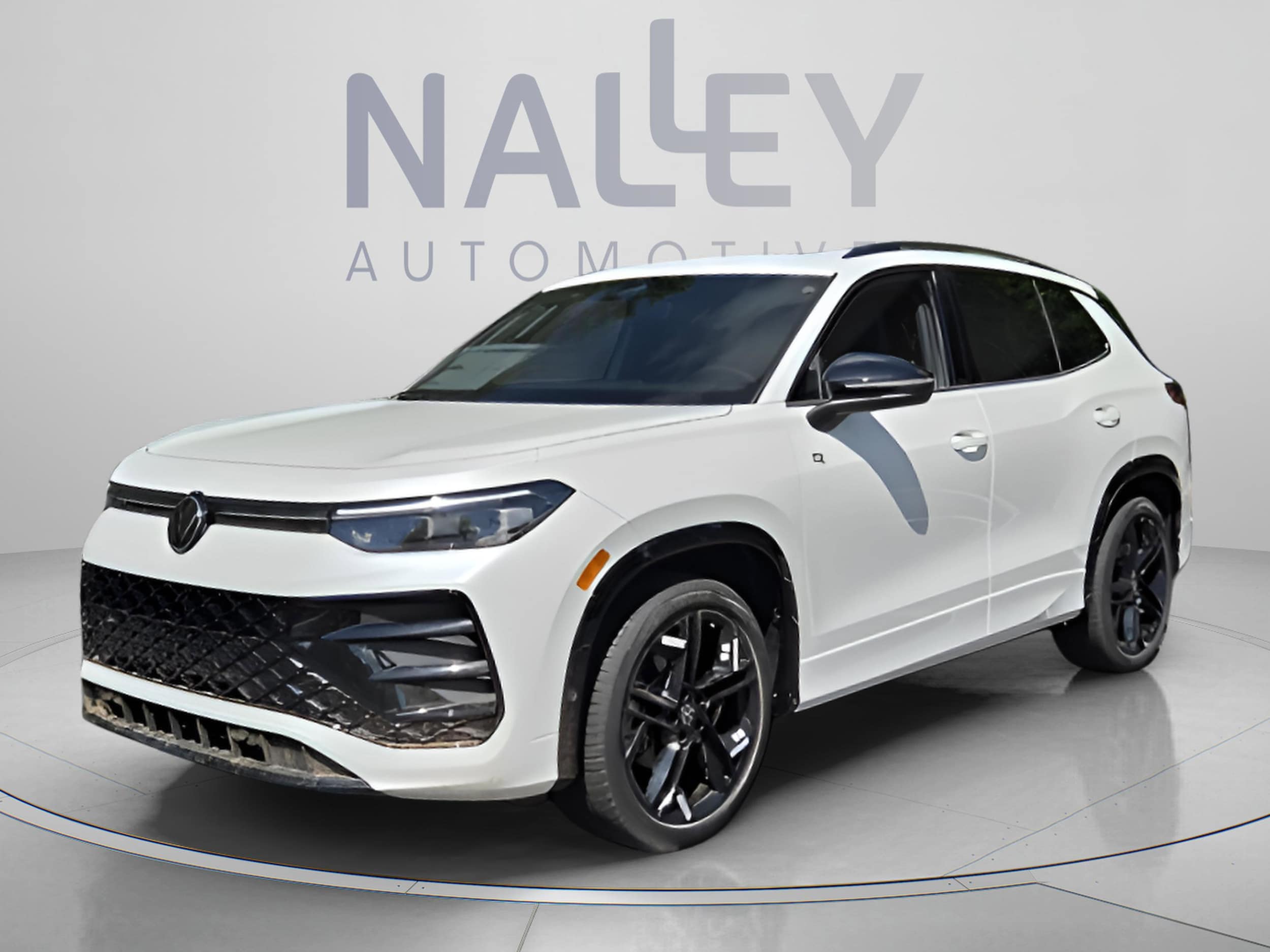 2026 Volkswagen Tiguan 2.0T SE R-Line Black's photo