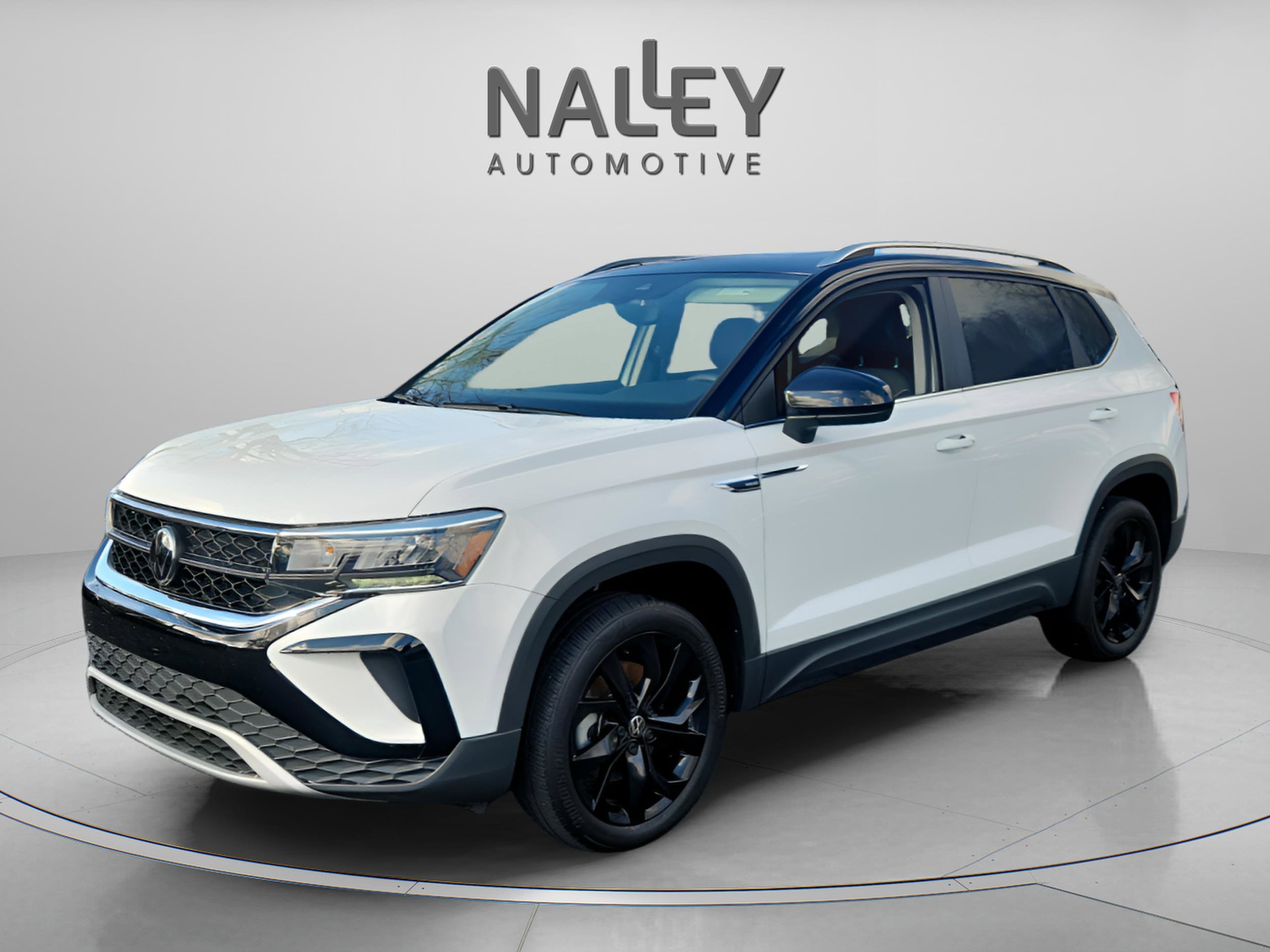 2023 Volkswagen Taos SE's photo