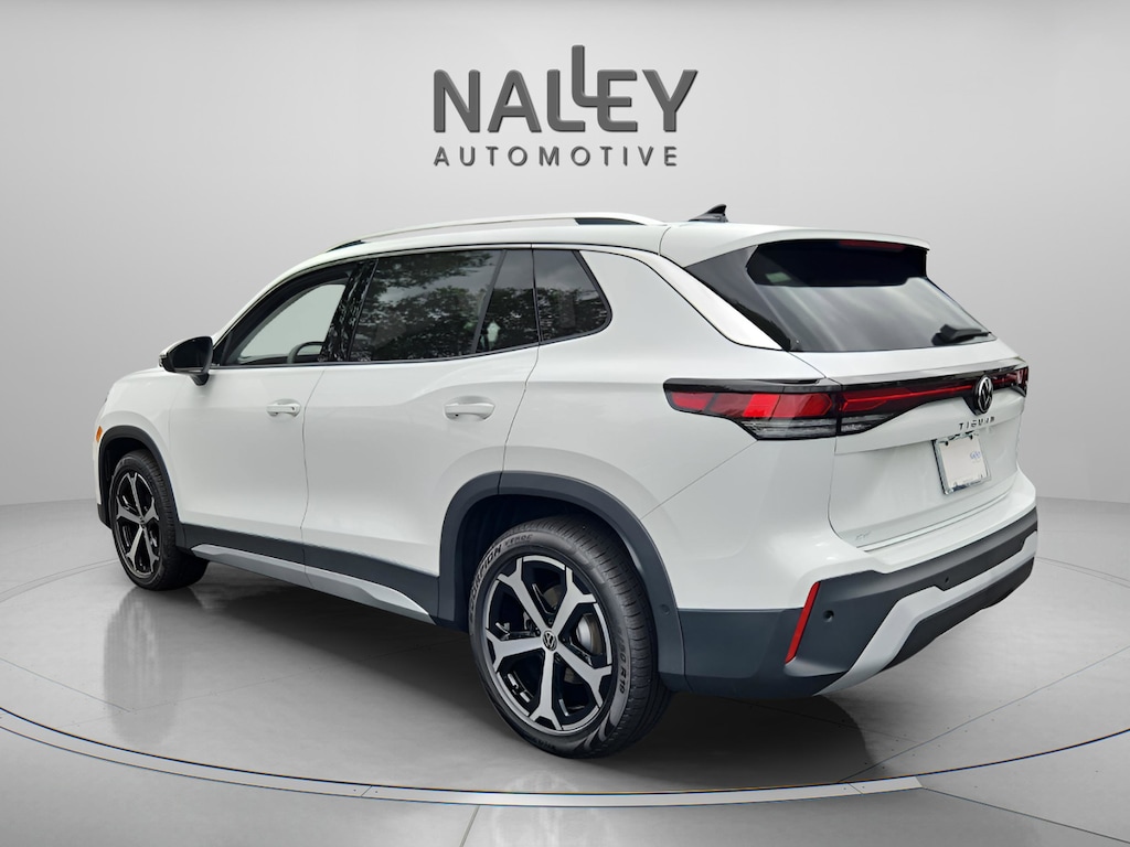 New 2025 Volkswagen Tiguan 2.0T SE SUV