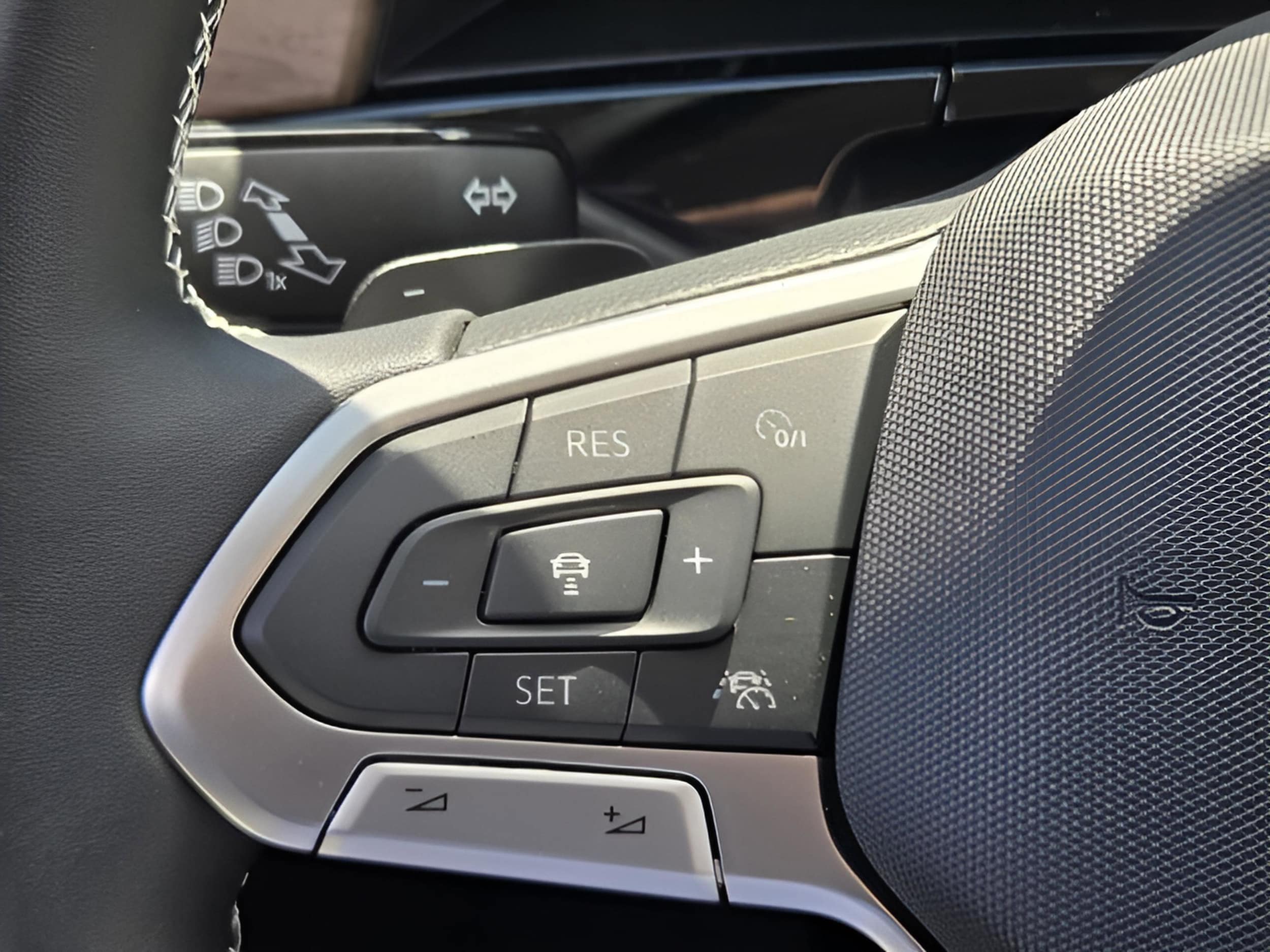 2026 Volkswagen Atlas SE w/Tech - Photo 18