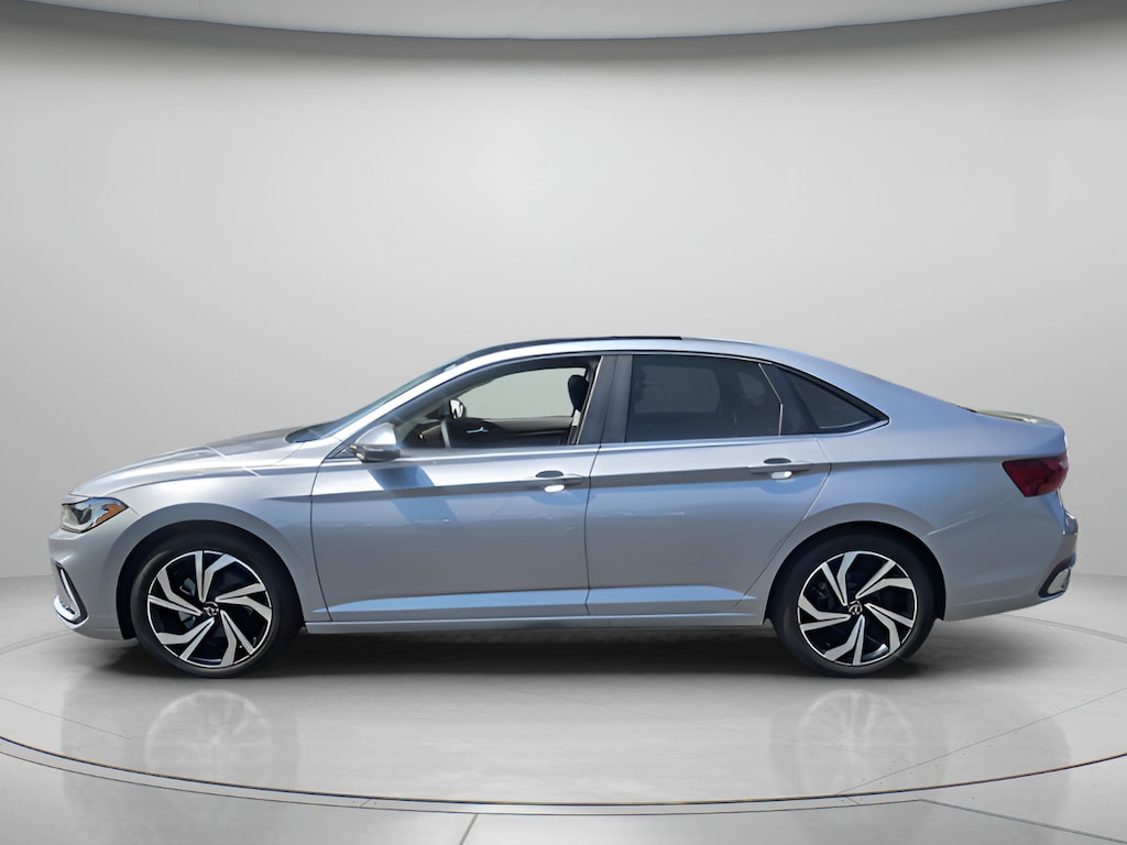 Used 2025 Volkswagen Jetta SEL Sedan