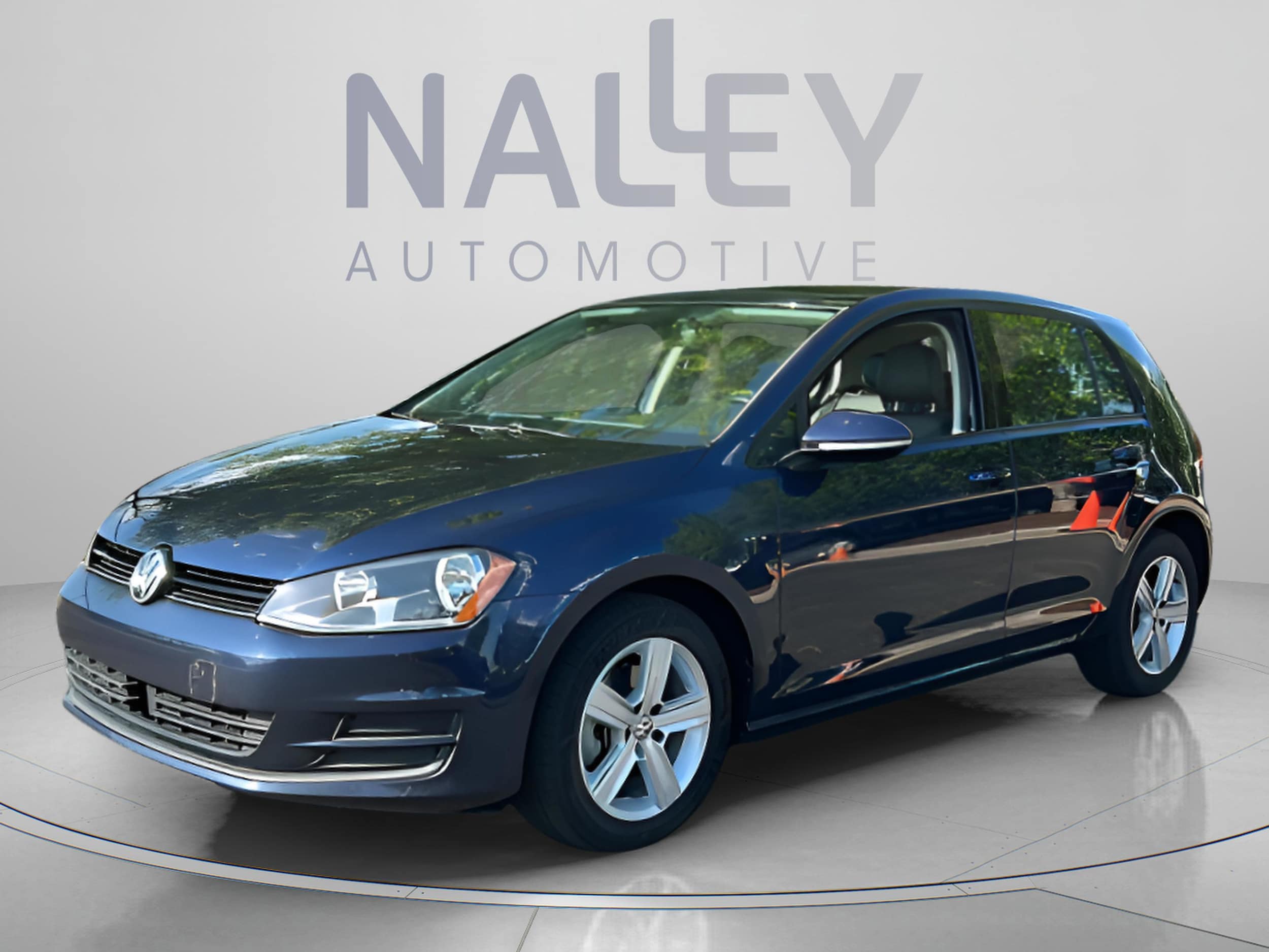 2017 Volkswagen Golf TSI Wolfsburg Edition 4-Door Auto's photo