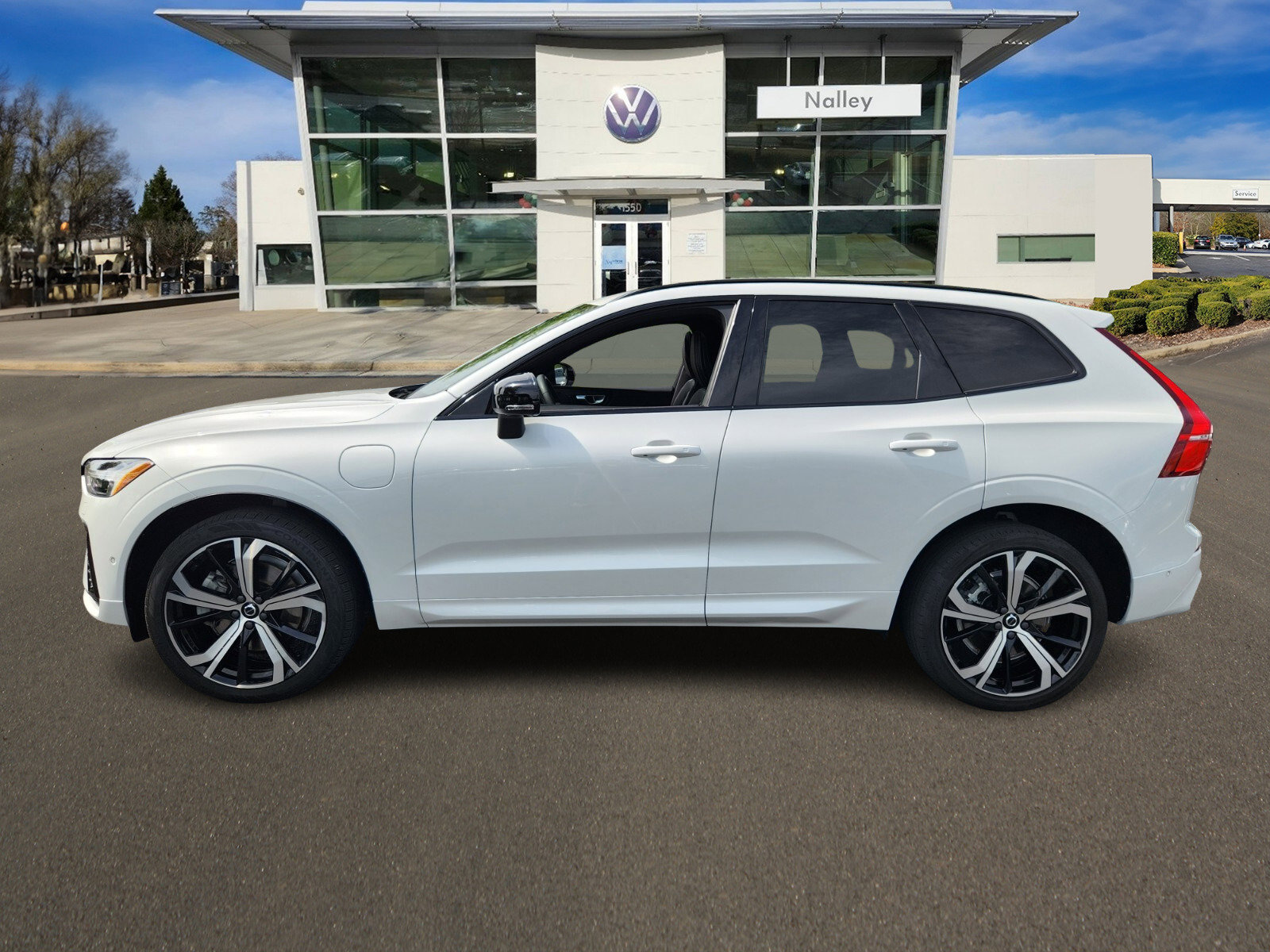 Used 2022 Volvo XC60 R-Design with VIN YV4BR0DM9N1962274 for sale in Alpharetta, GA