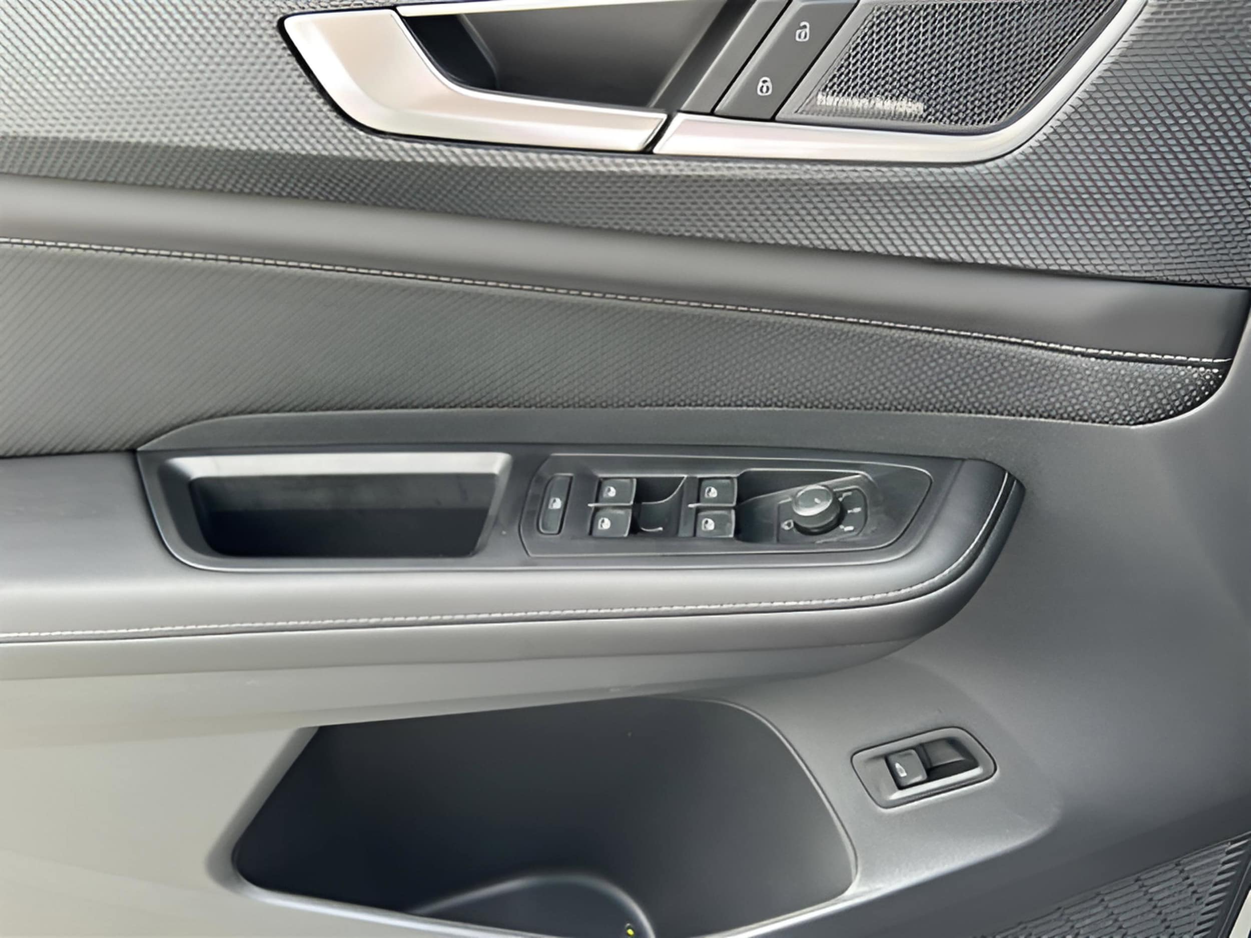 2026 Volkswagen Atlas Cross Sport SEL Premium R-LINE - Photo 19