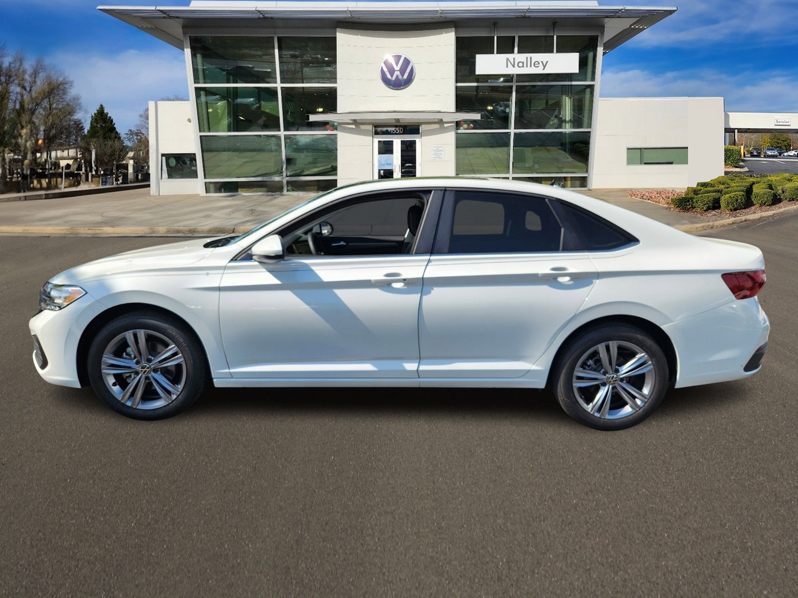 Used 2024 Volkswagen Jetta SE with VIN 3VW7M7BU9RM032349 for sale in Alpharetta, GA