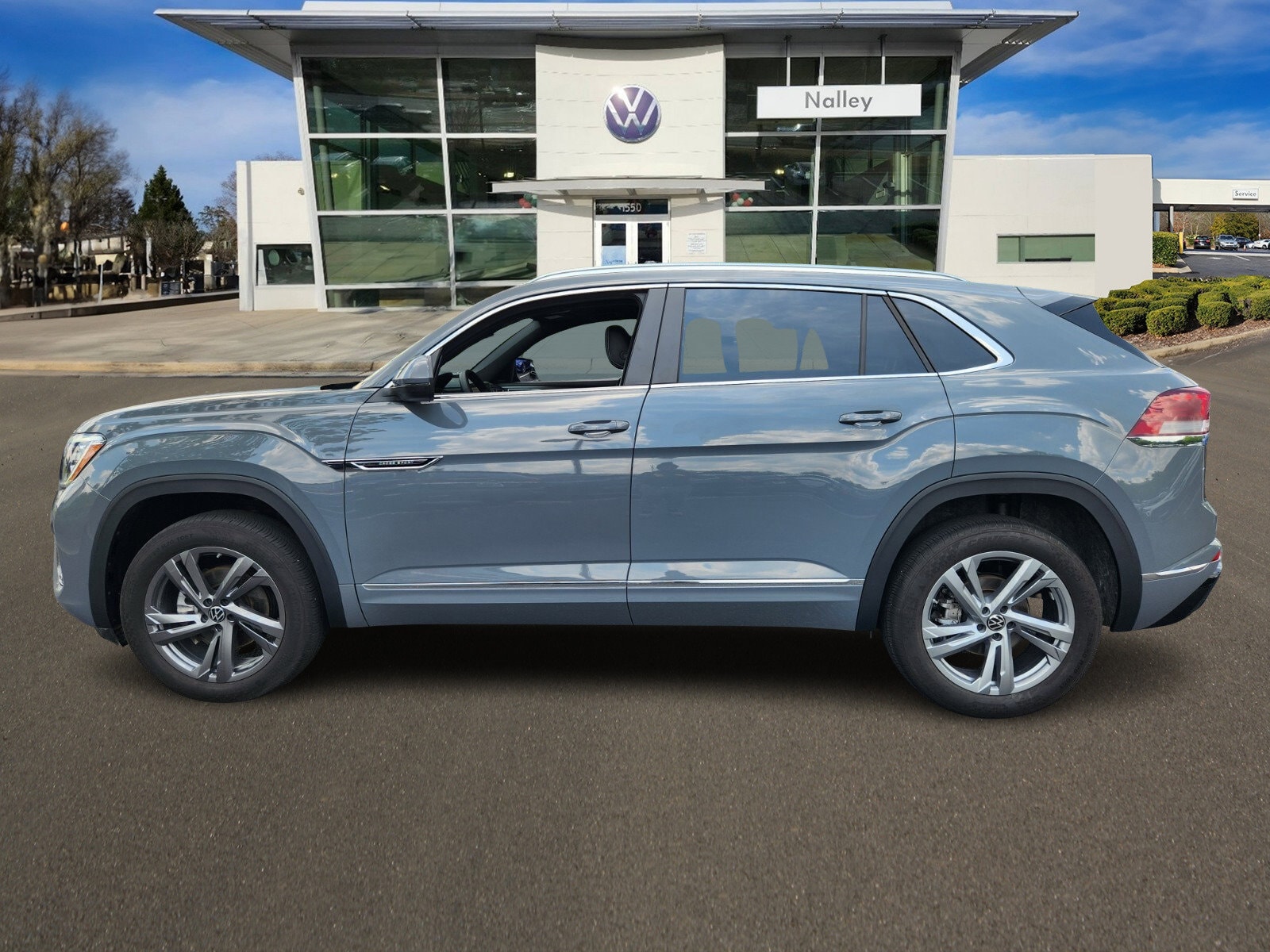 Used 2024 Volkswagen Atlas Cross Sport SEL R-LINE with VIN 1V2AE2CA8RC207185 for sale in Alpharetta, GA