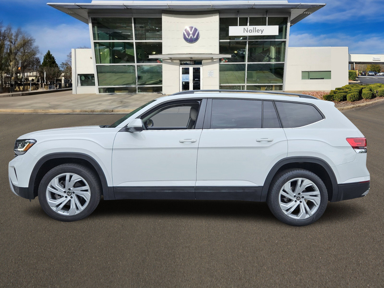 Used 2021 Volkswagen Atlas SE w/Tech with VIN 1V2WR2CA8MC562781 for sale in Alpharetta, GA