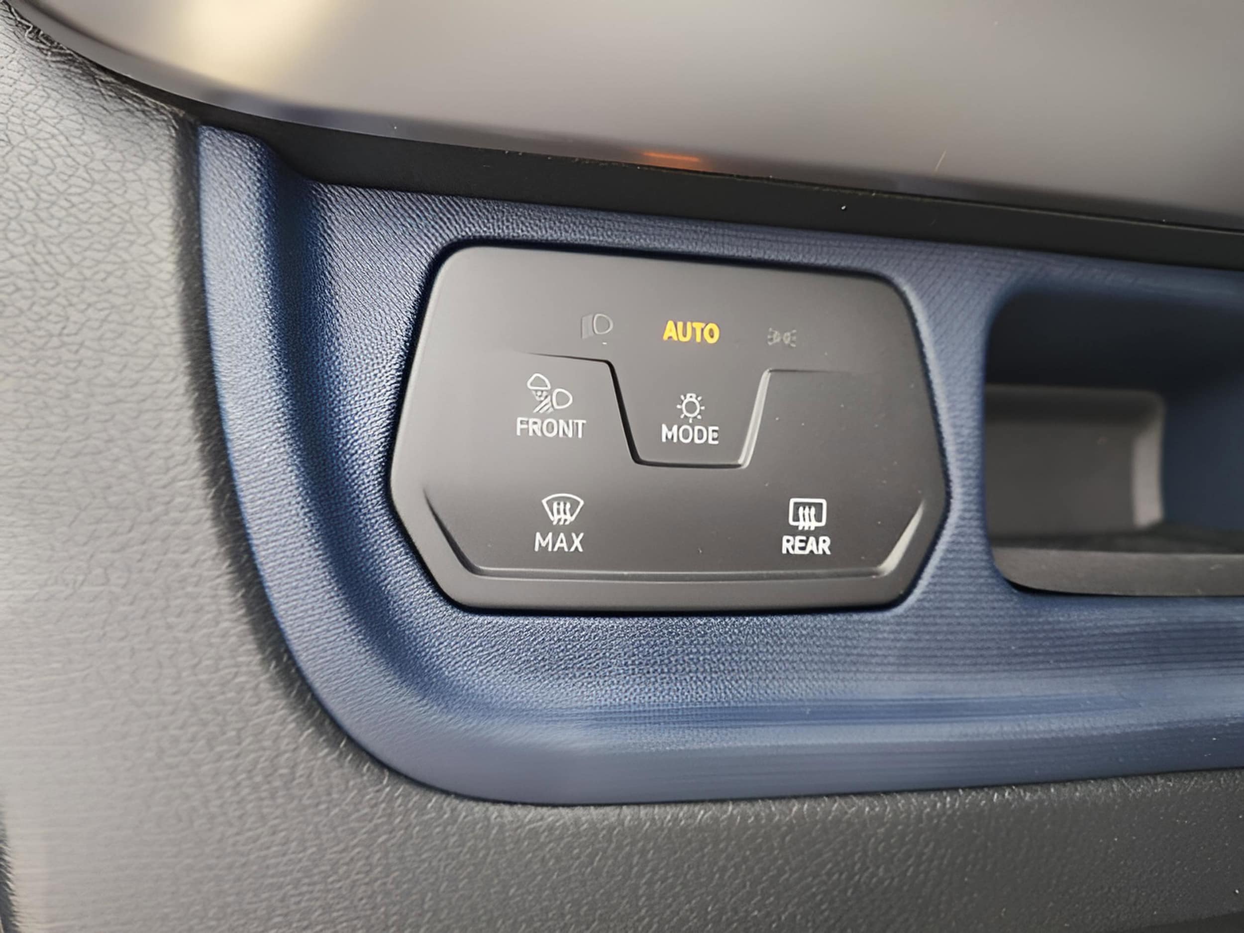 2025 Volkswagen ID. Buzz PRO S - Photo 14