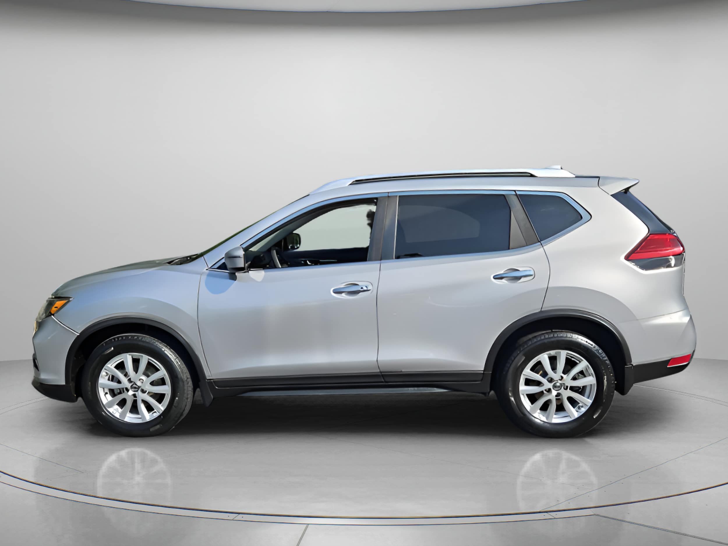 Used 2017 Nissan Rogue SV with VIN KNMAT2MT5HP612984 for sale in Alpharetta, GA