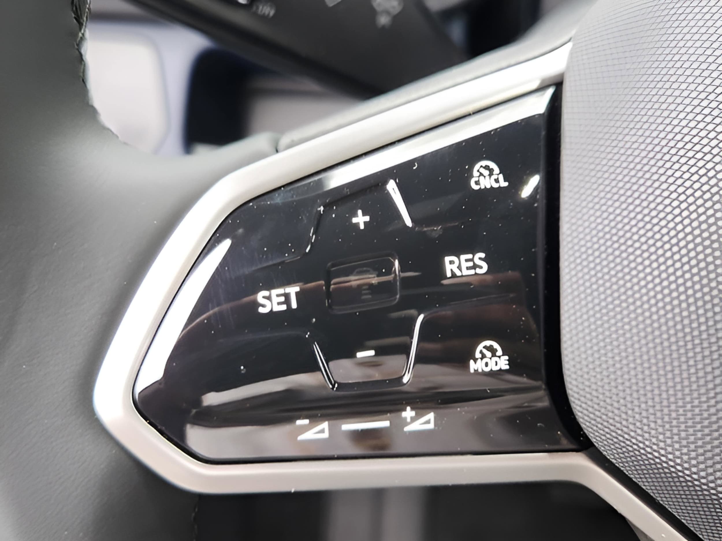 2025 Volkswagen ID. Buzz PRO S - Photo 17